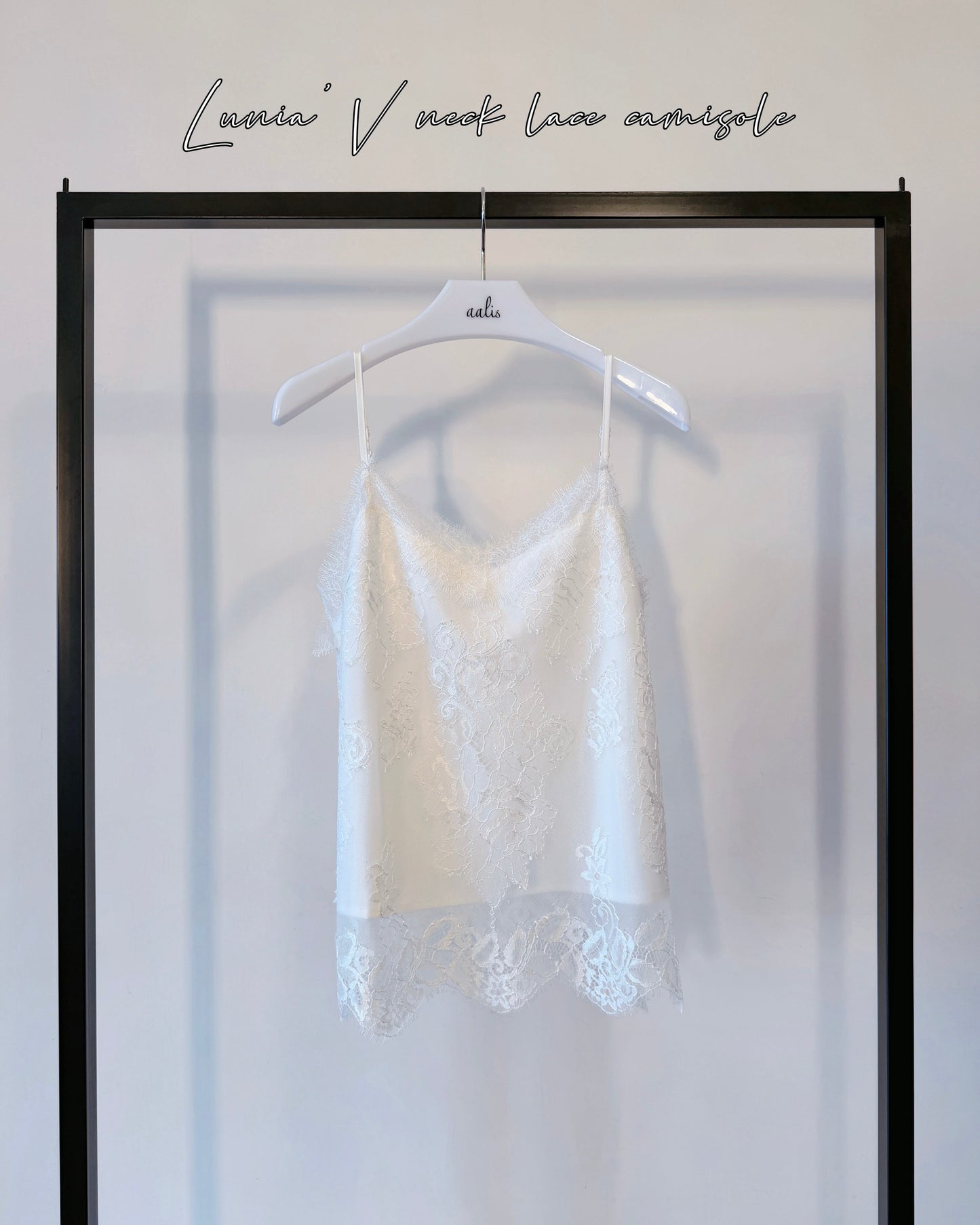 aalis LUNIA v neck lace camisole (White)