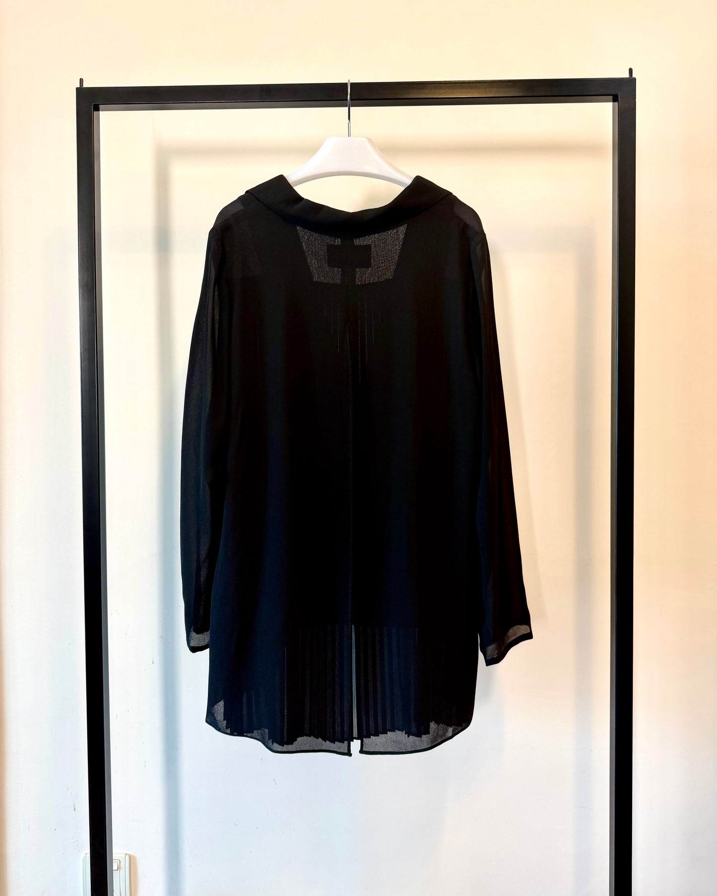 aalis MANJI pleated back chiffon blazer (Black)