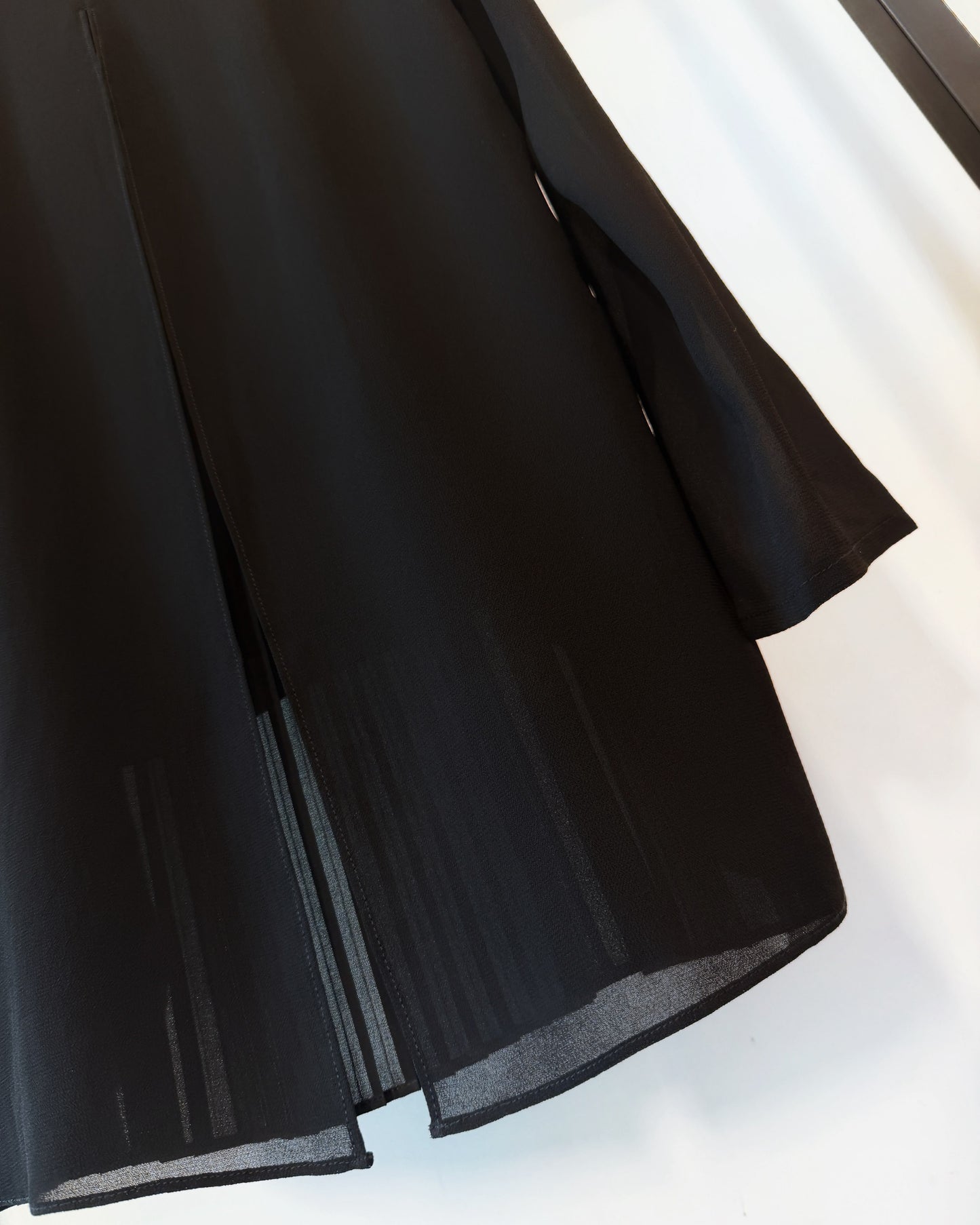 aalis MANJI pleated back chiffon blazer (Black)
