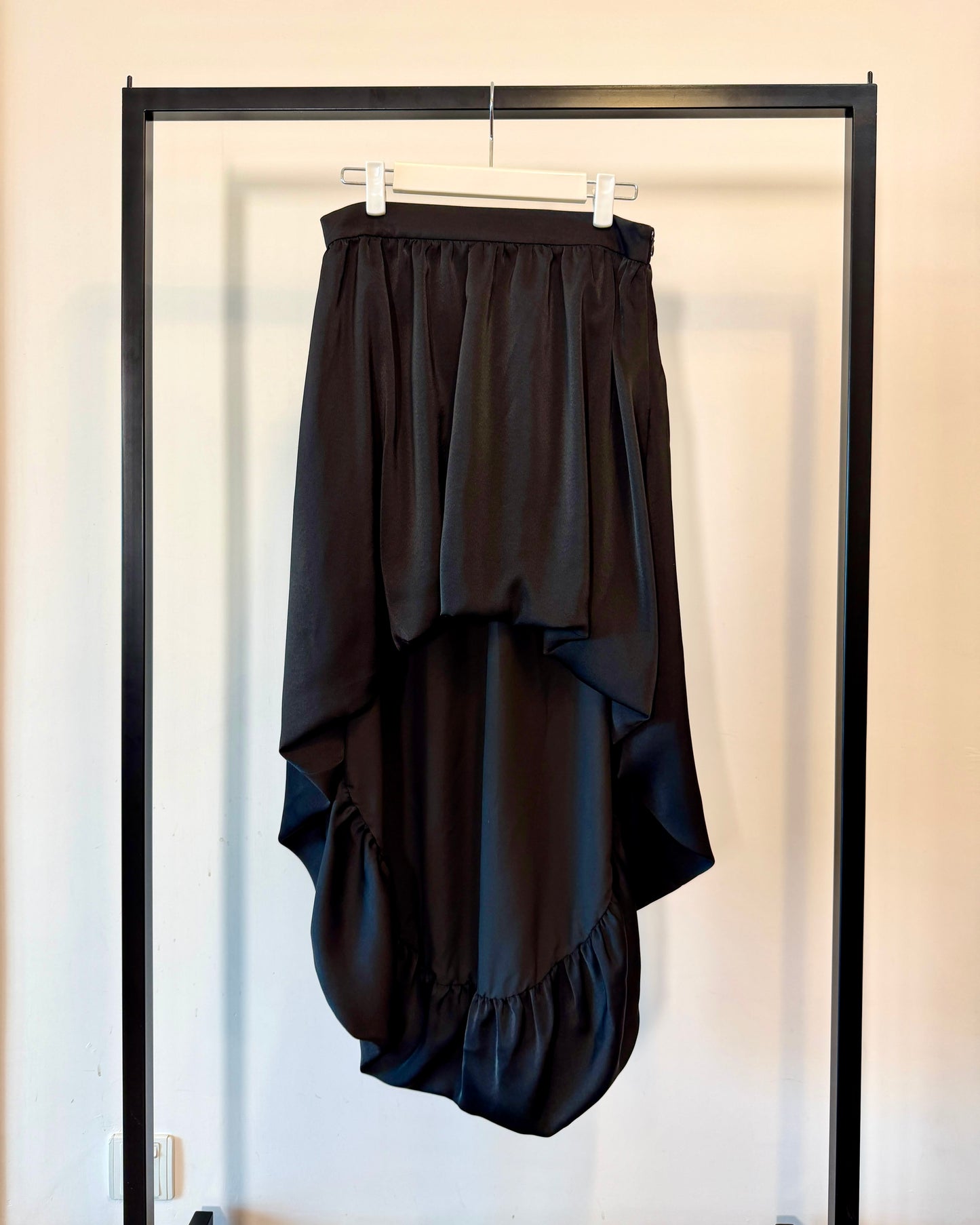 aalis JULA bubble hem hi-low skirt (Black)