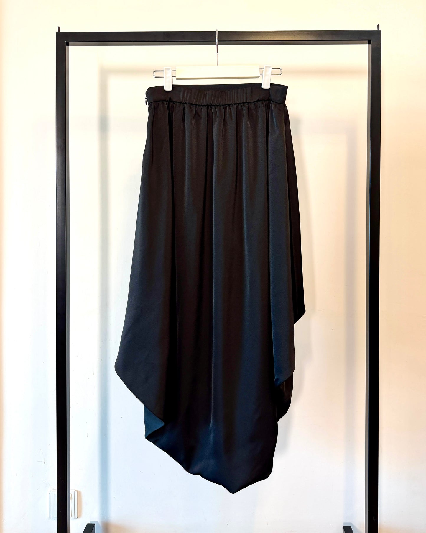 aalis JULA bubble hem hi-low skirt (Black)