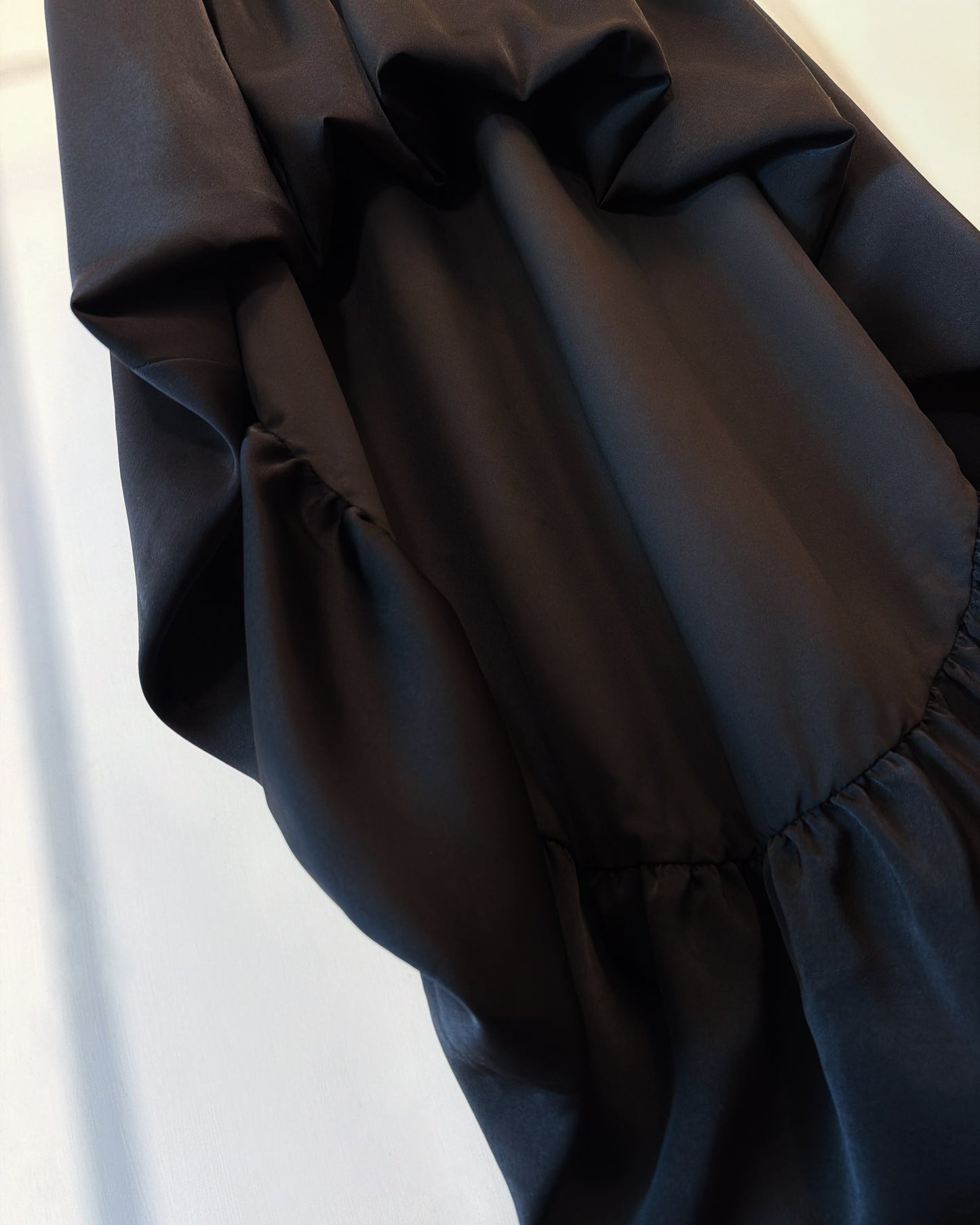 aalis JULA bubble hem hi-low skirt (Black)
