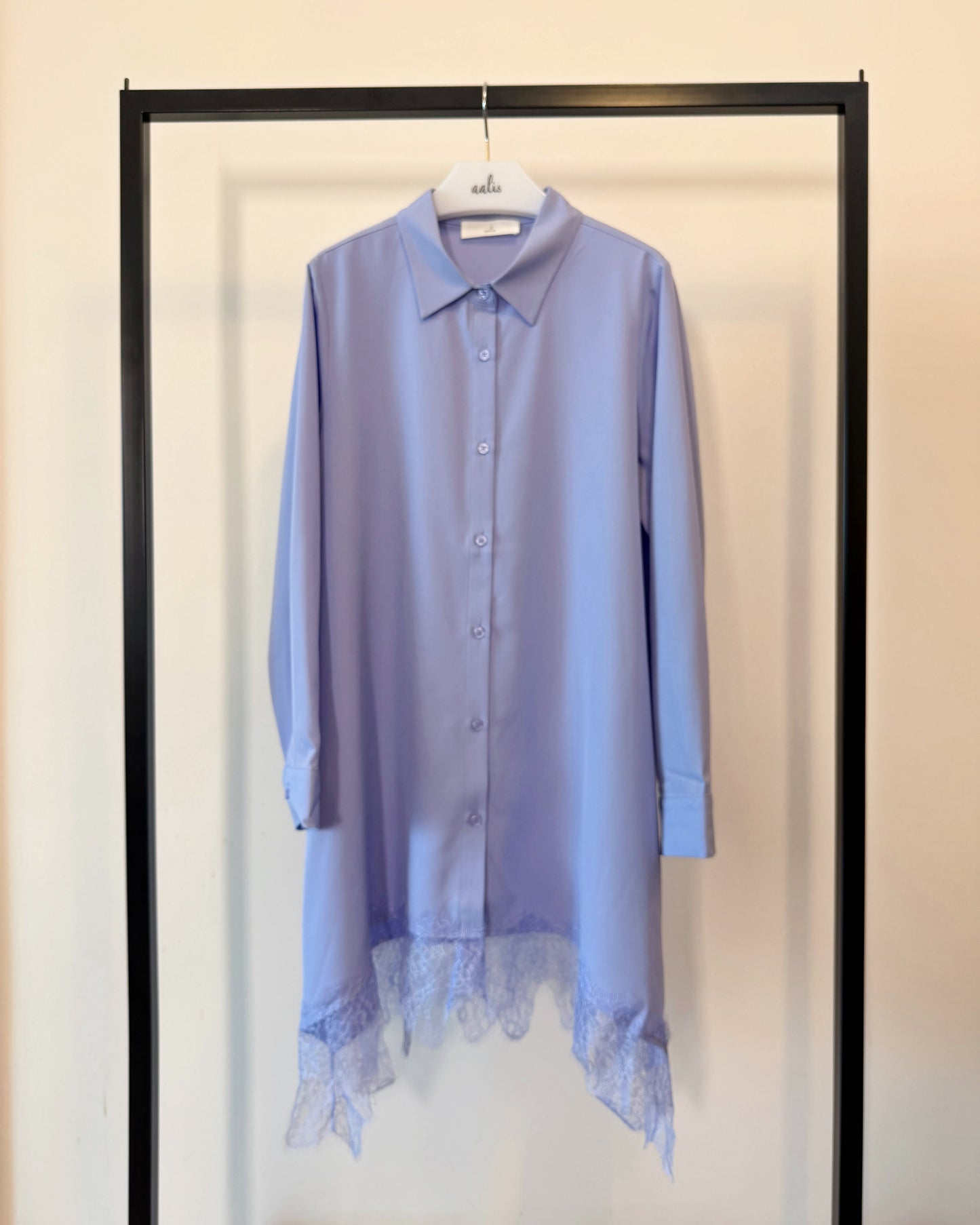 aalis SABI lace trim hem shirt (Blue)