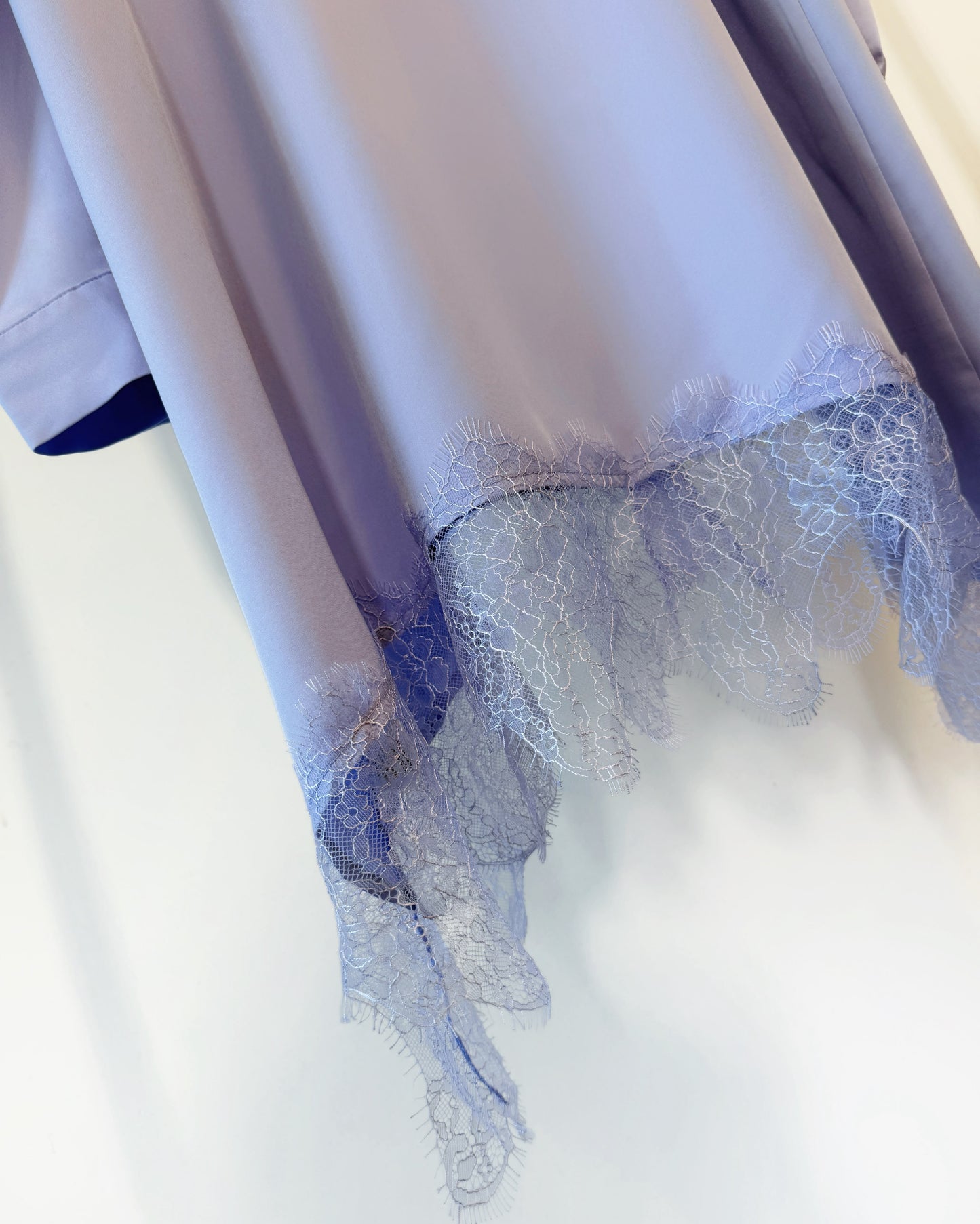 aalis SABI lace trim hem shirt (Blue)