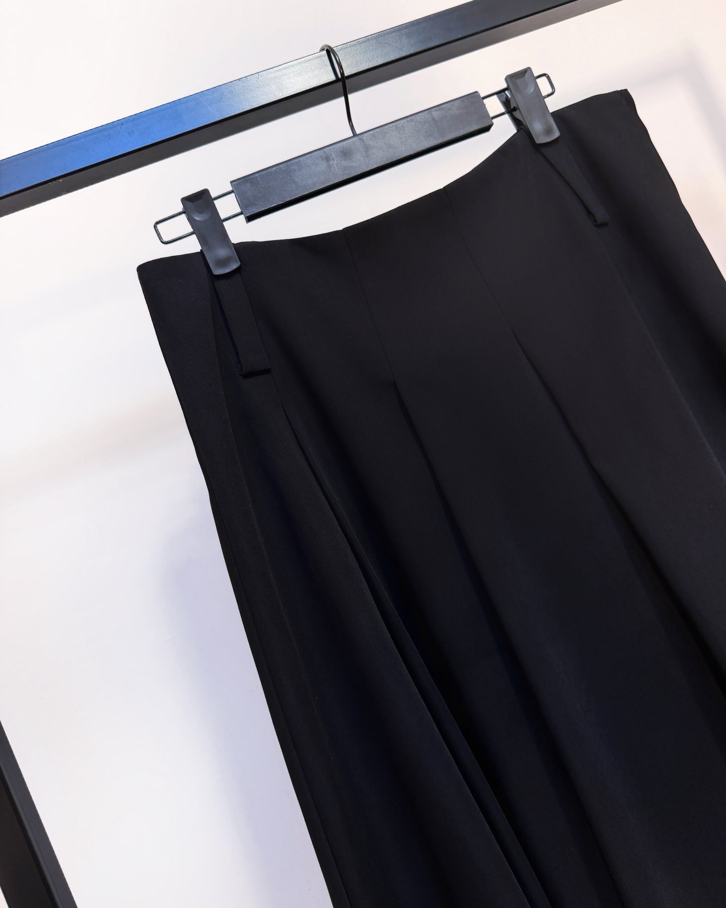 aalis FENJA pleated A-line full skirt (Black)