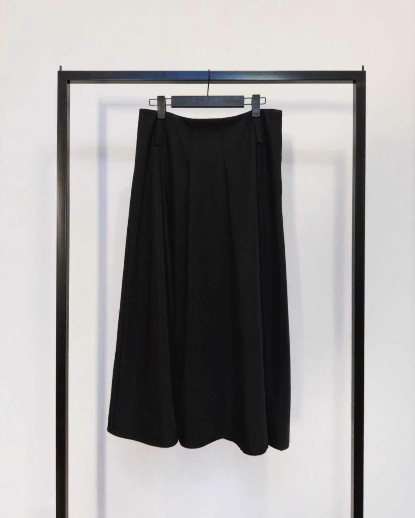 aalis FENJA pleated A-line full skirt (Black)