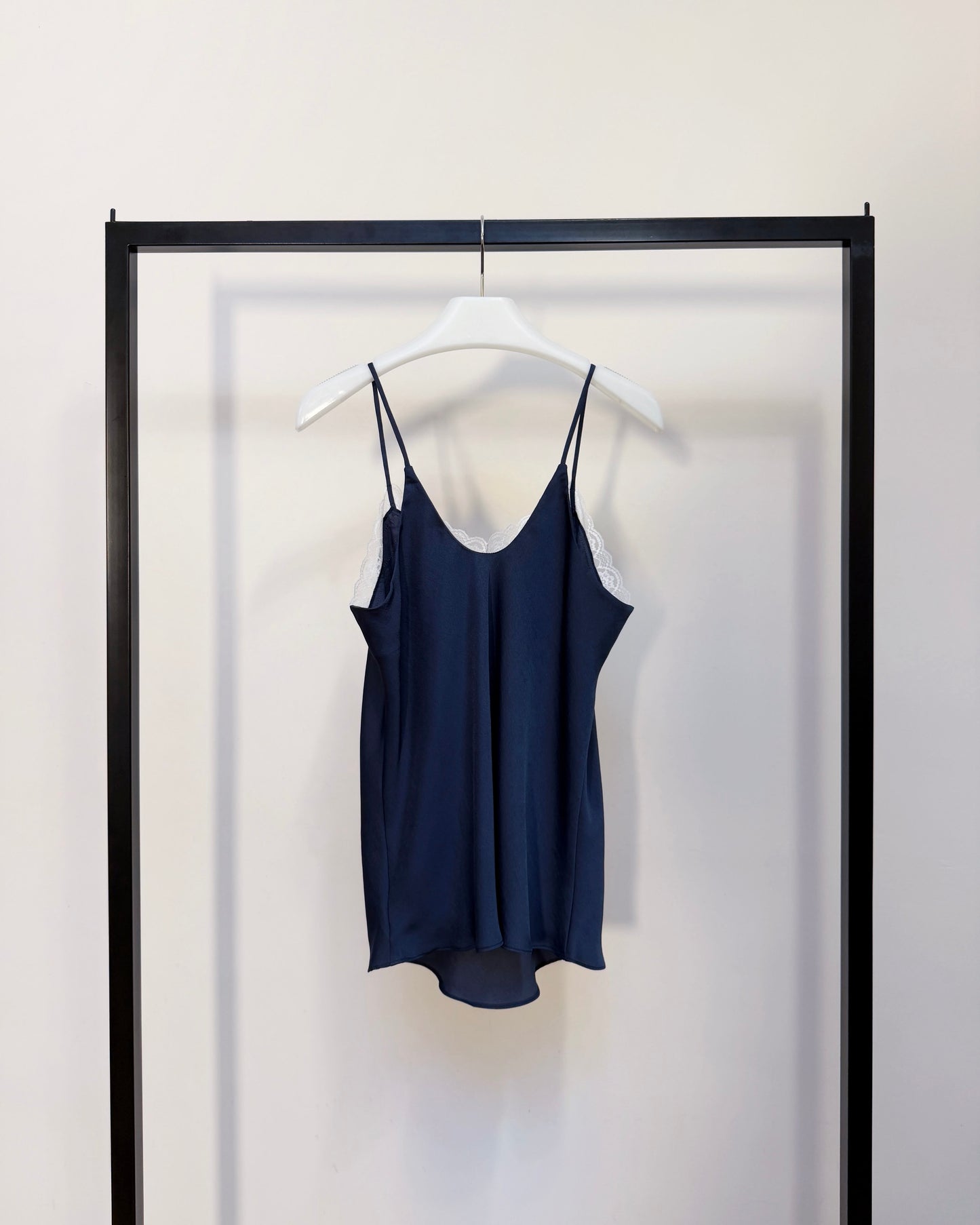 aalis VAFA v neck lace camisole (Navy)