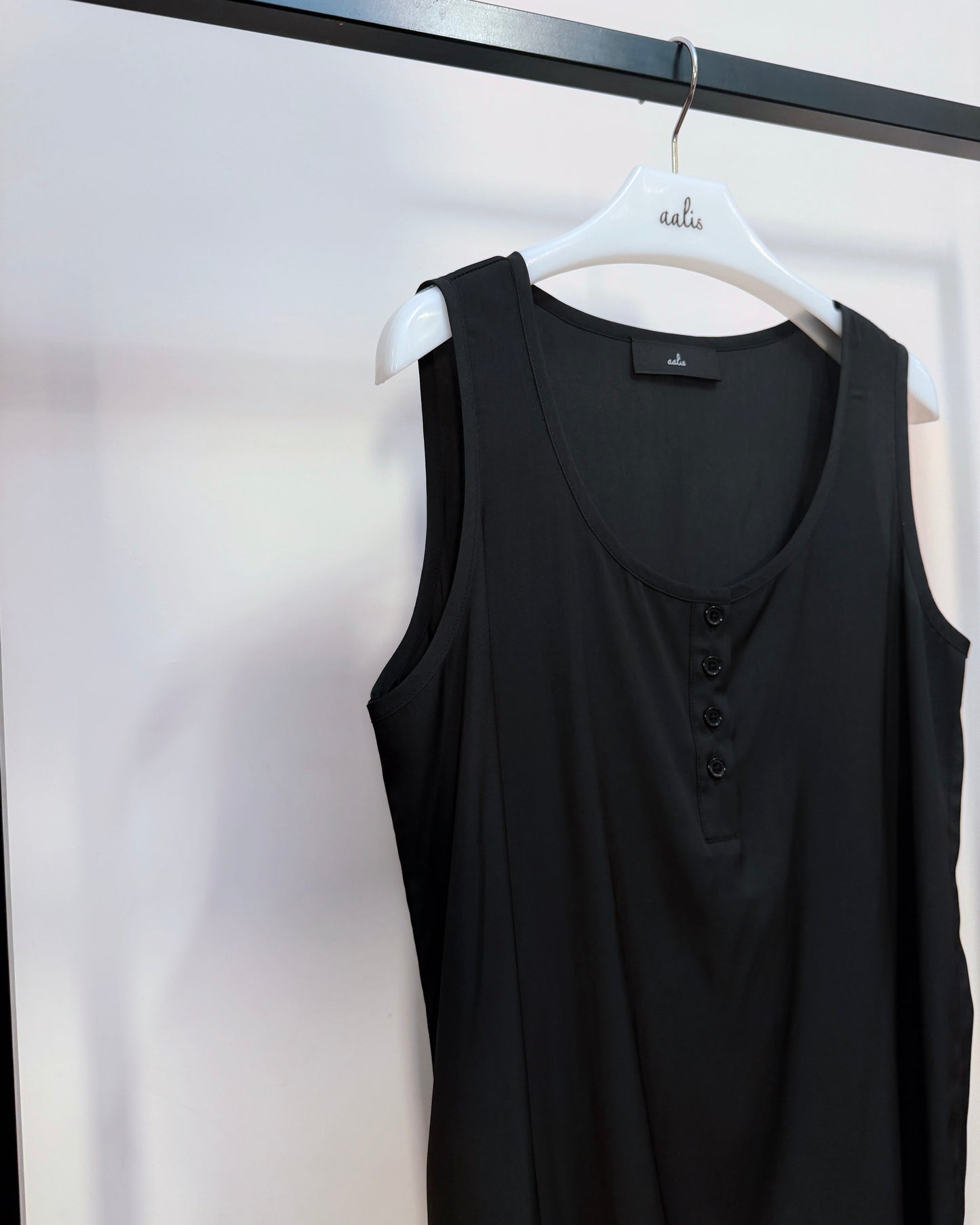 aalis INEZ button up tank (Black)