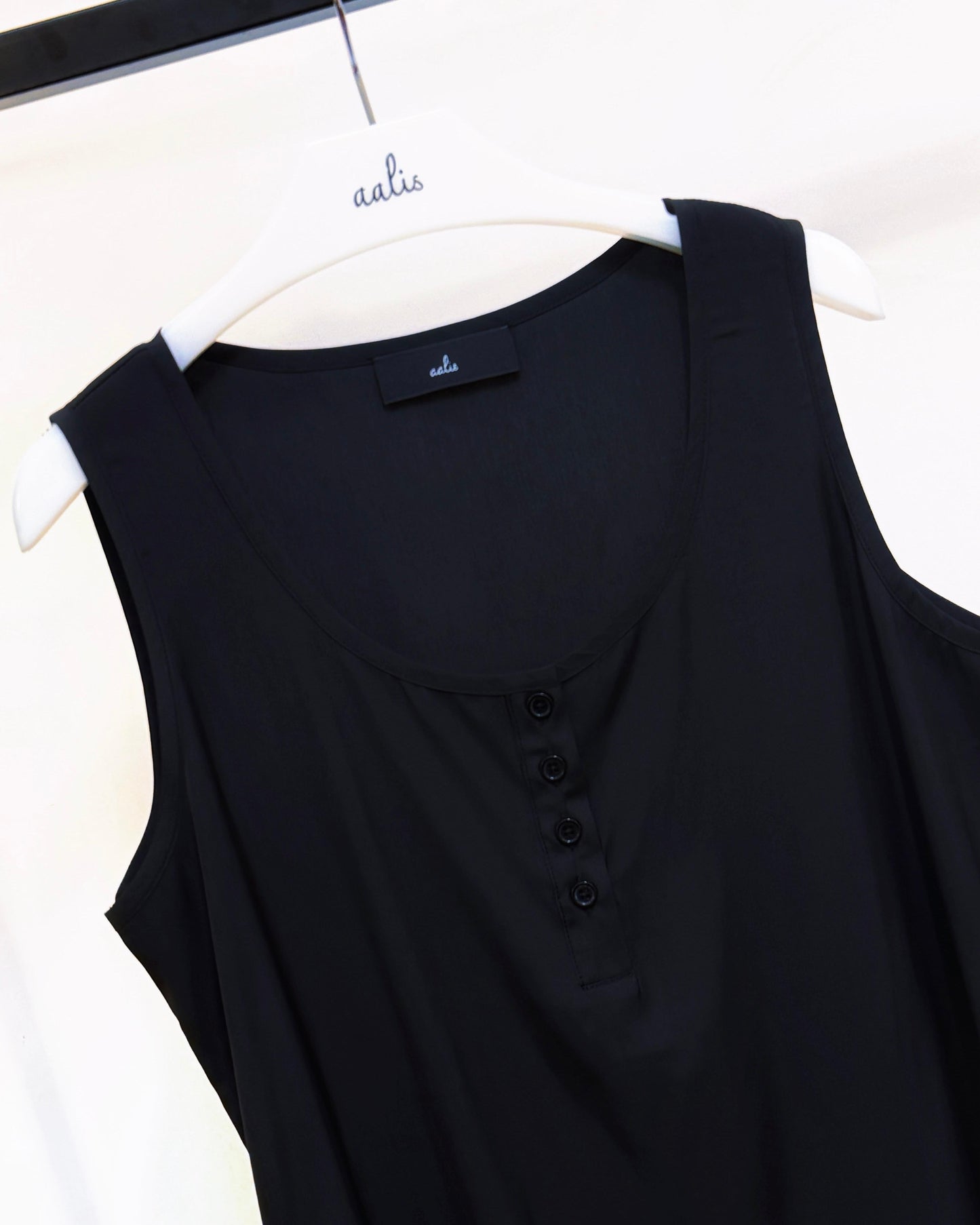 aalis INEZ button up tank (Black)
