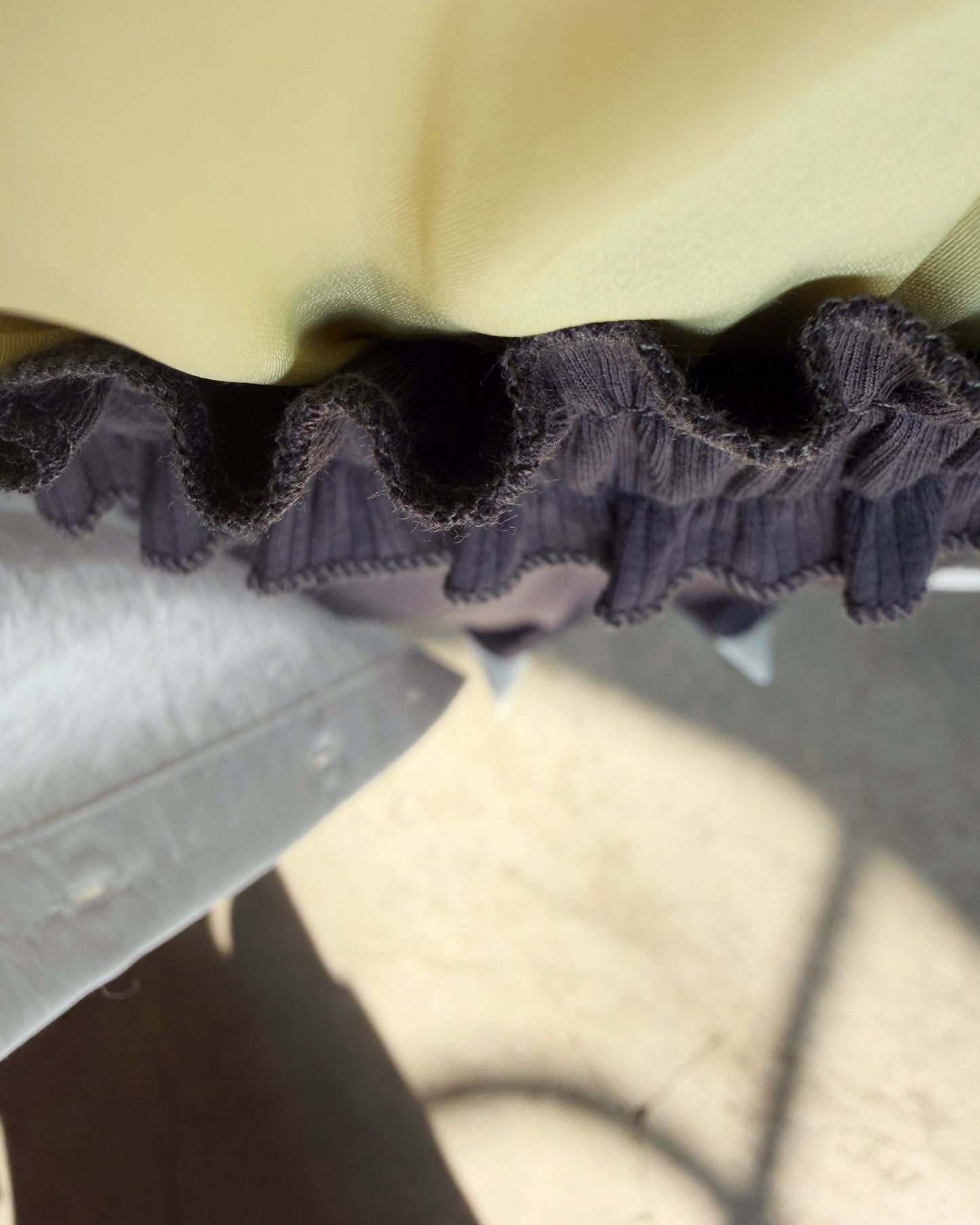 aalis DIYA ruffle waist pants (Charcoal)