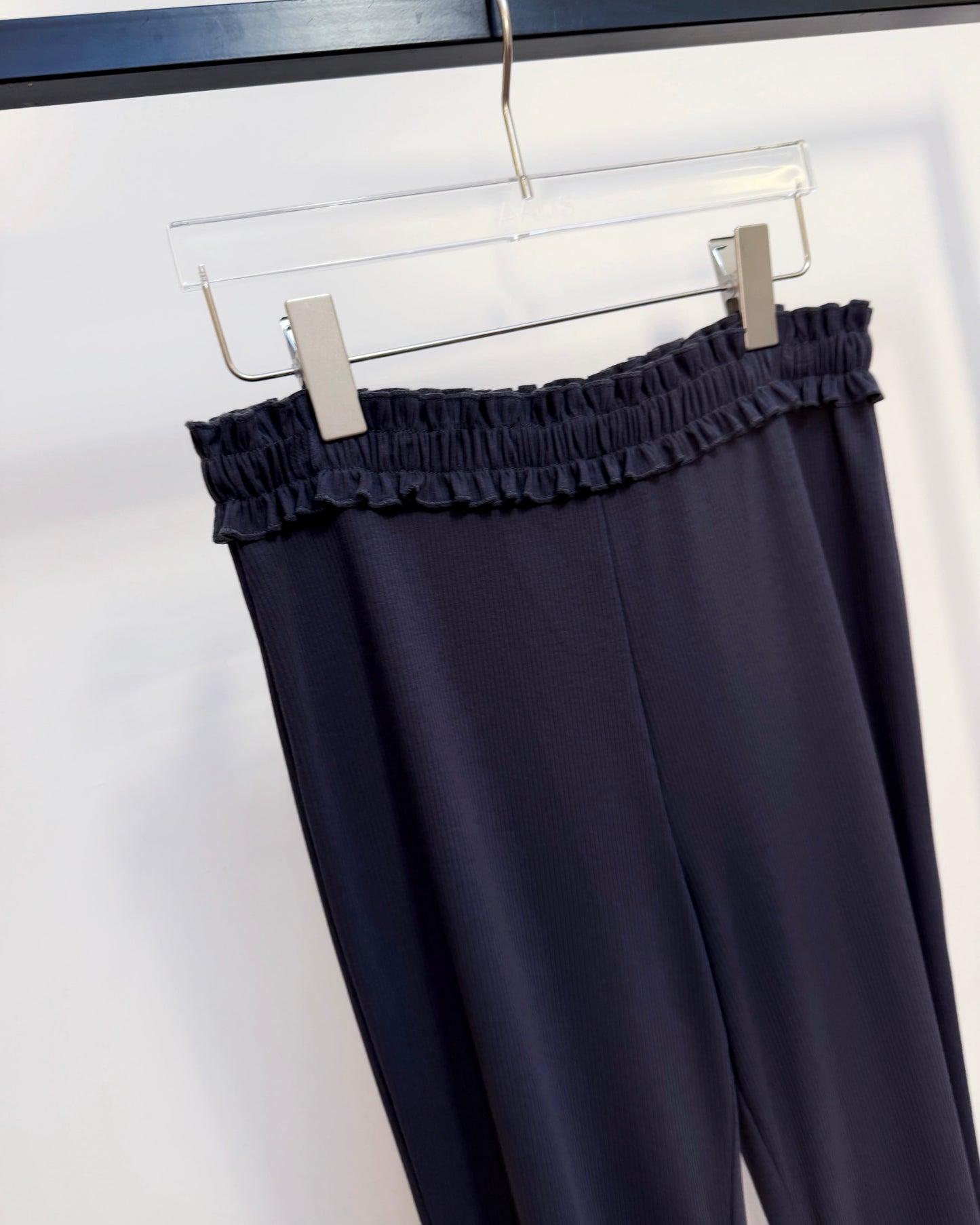 aalis DIYA ruffle waist pants (Charcoal)