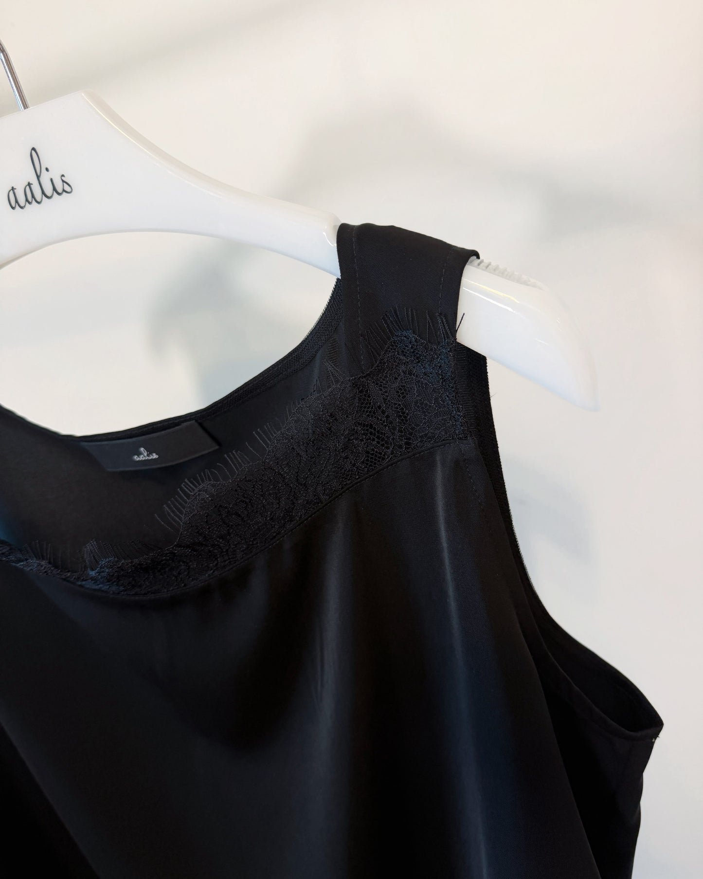 aalis JONIE disconnect strap lace trim tank (Black)