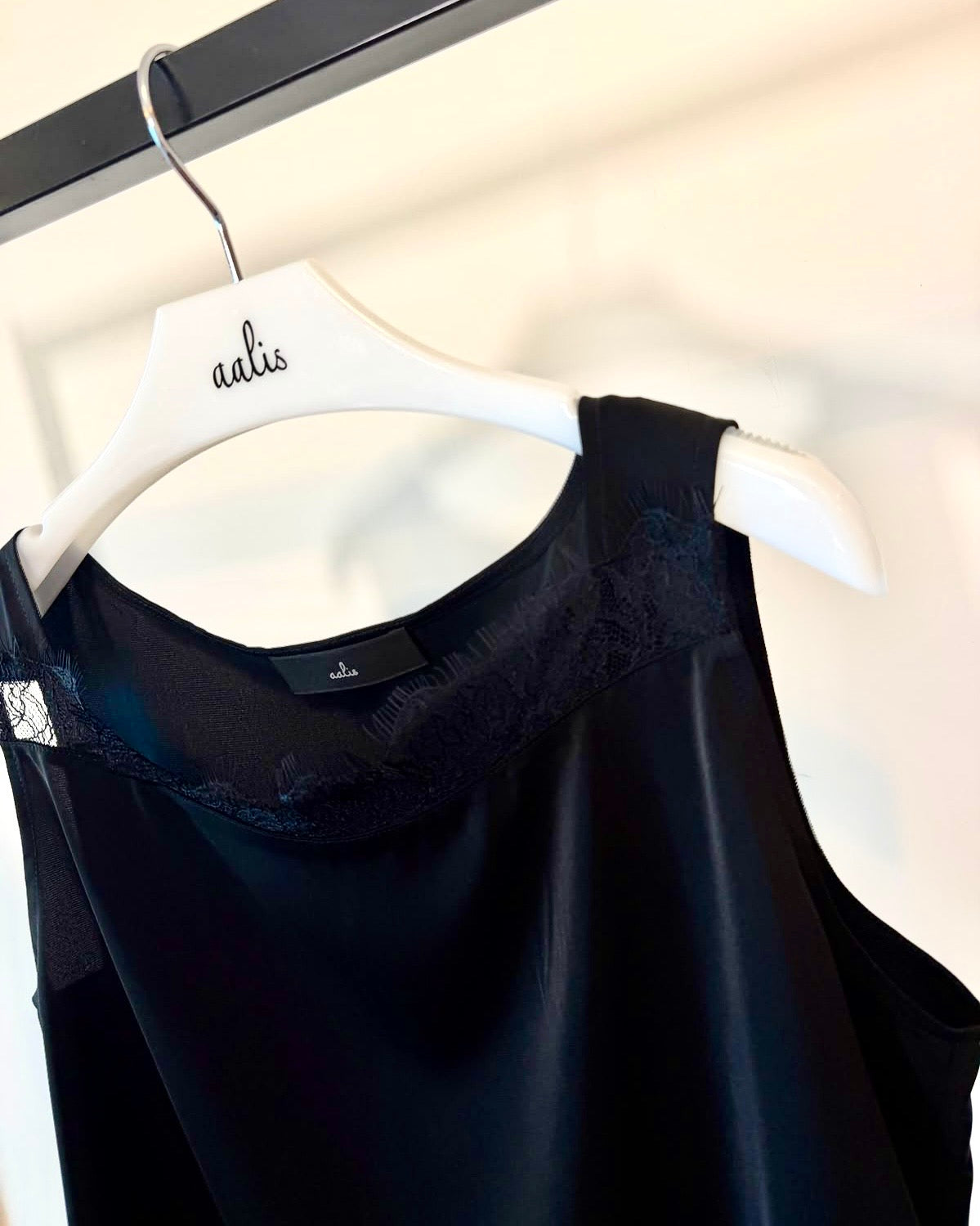 aalis JONIE disconnect strap lace trim tank (Black)