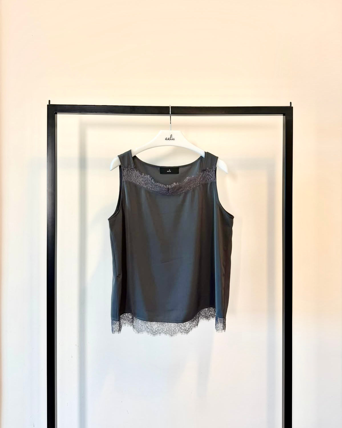 aalis JONIE disconnect strap lace trim tank (Charcoal)