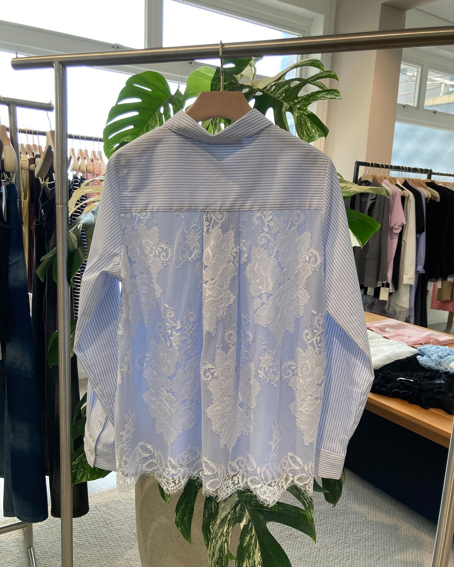 aalis LOVA lace chiffon panel shirt (Blue Stripe)