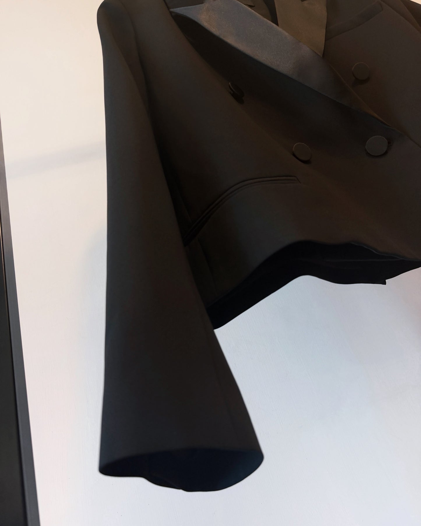 aalis NESSA tux blazer (Black)