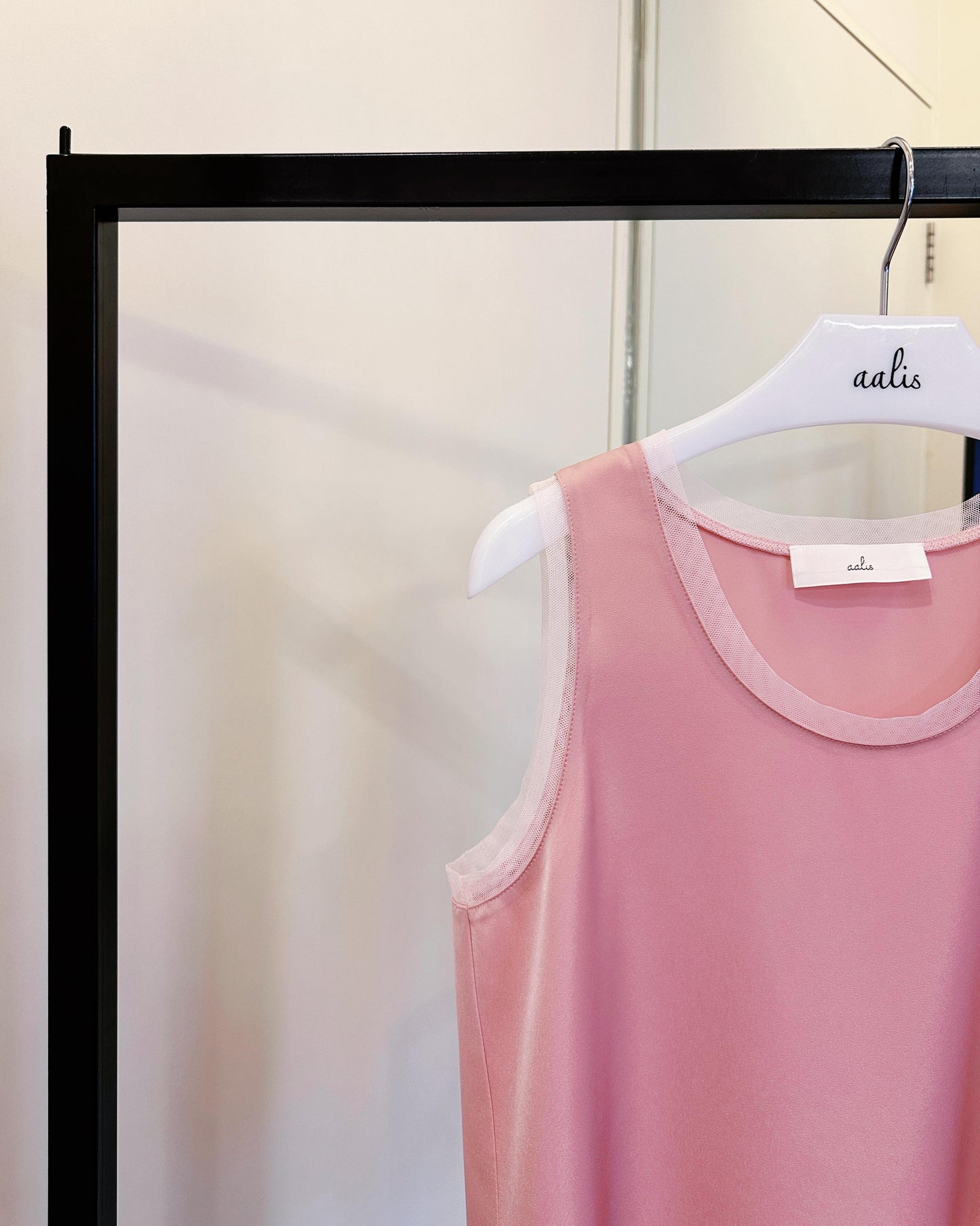 aalis IVY SS26 scoop neck mesh tank (Pink Mix)