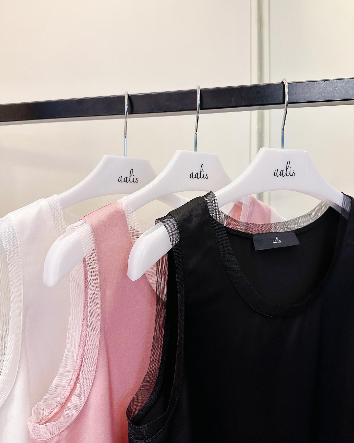 aalis IVY SS26 scoop neck mesh tank (Pink Mix)