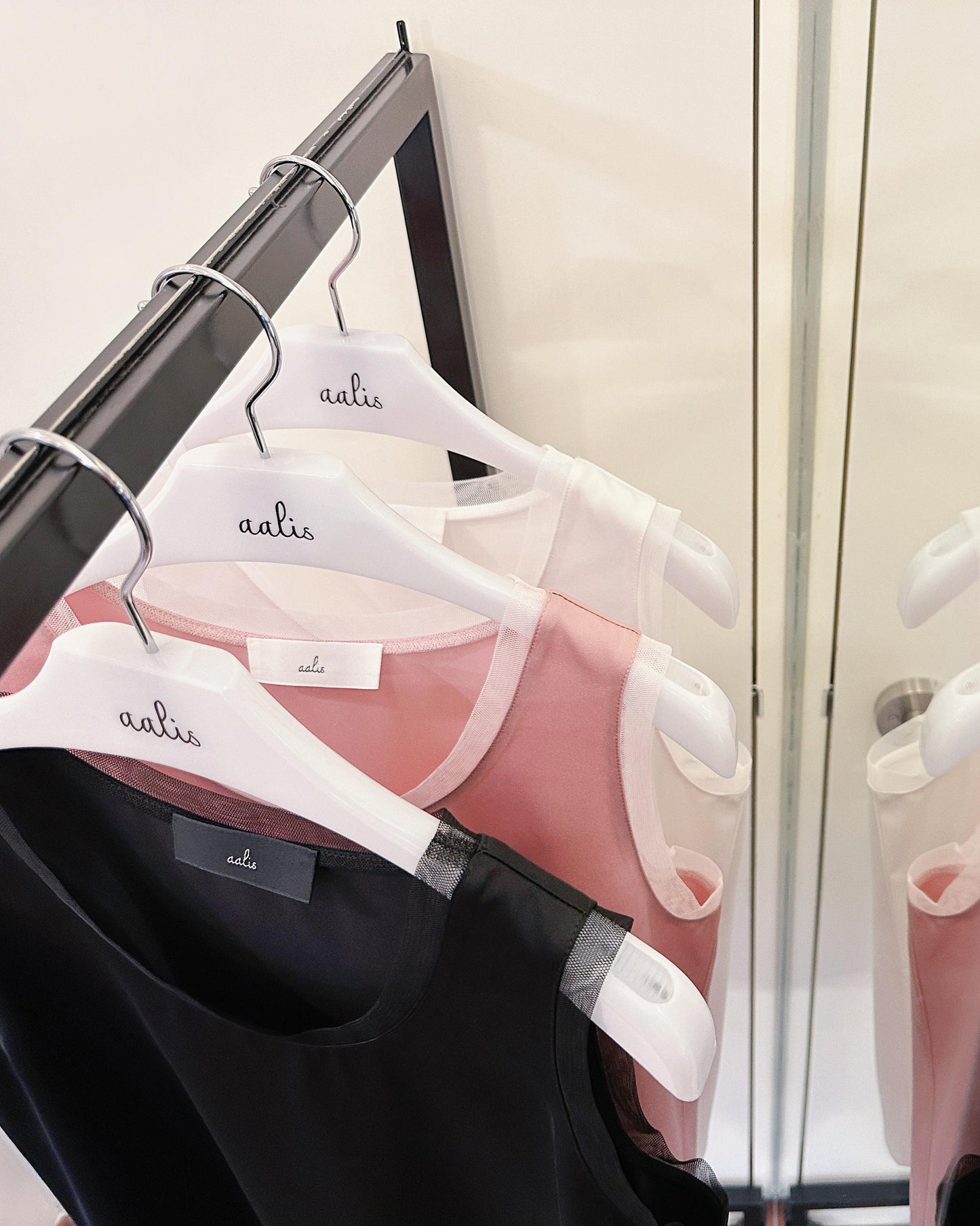 aalis IVY SS26 scoop neck mesh tank (White)