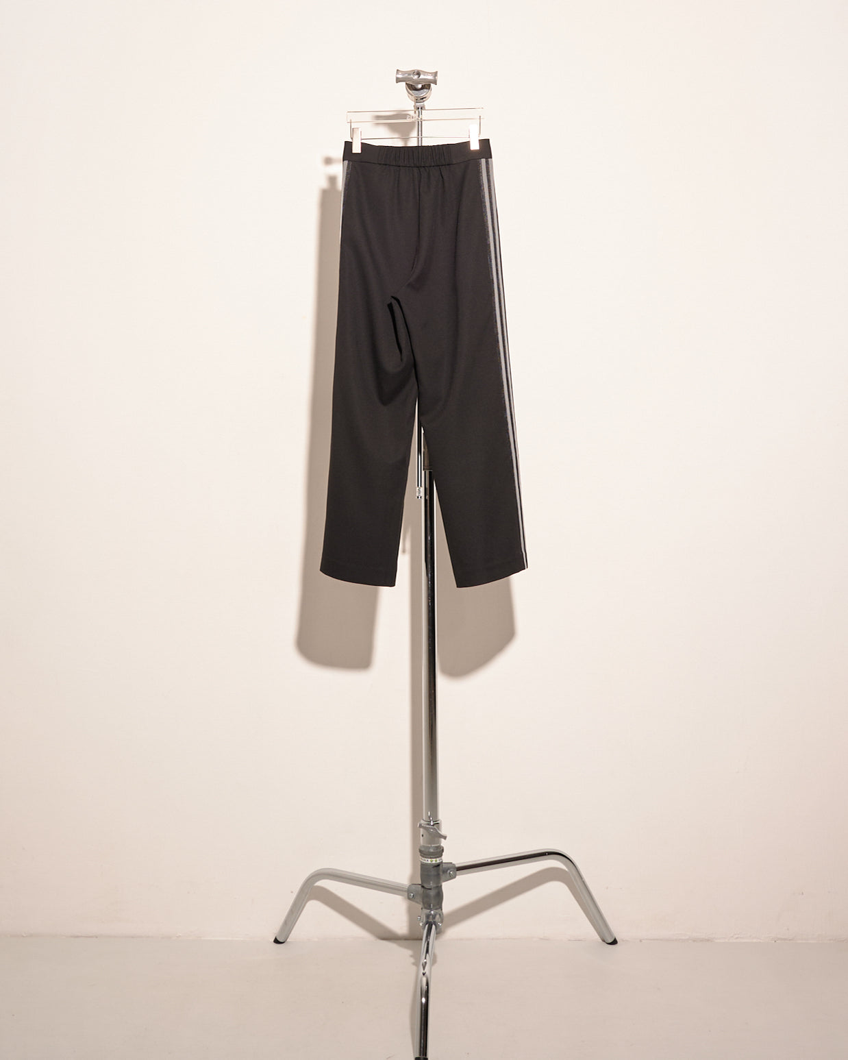 aalis CHANTER mesh stripe details suiting pants (Black)