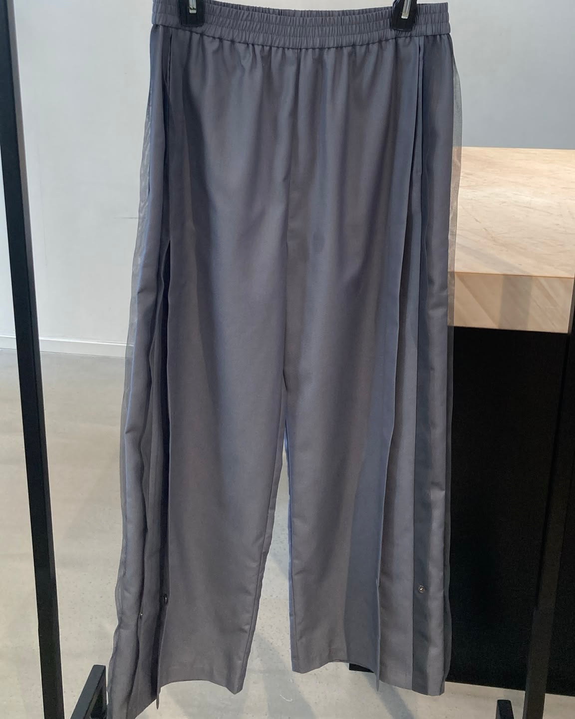 aalis STORM  FW26 button up side trim pants (Grey)
