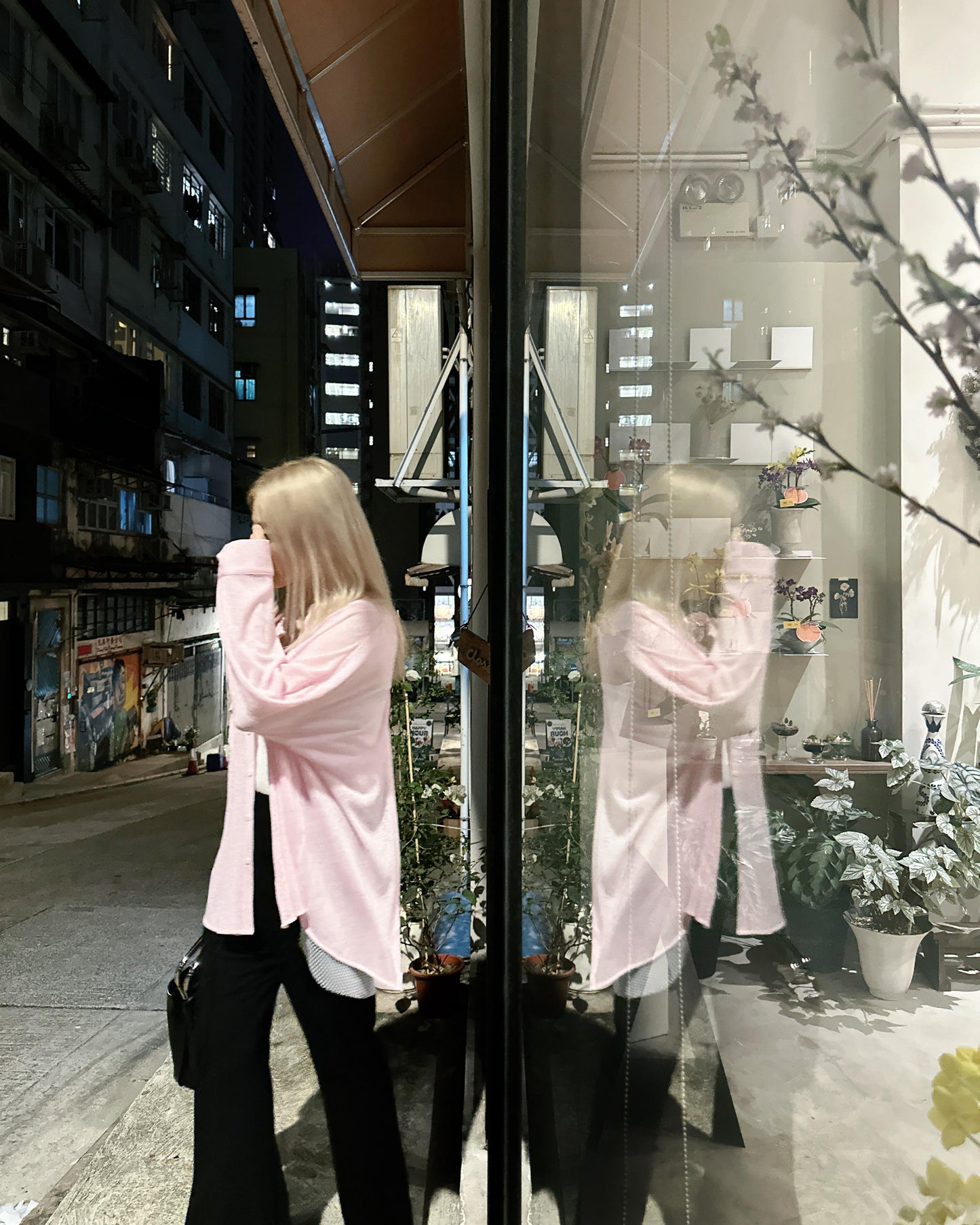 aalis BEX SS26 fish net mix fabric open back oversized shirt (Heather Pink)