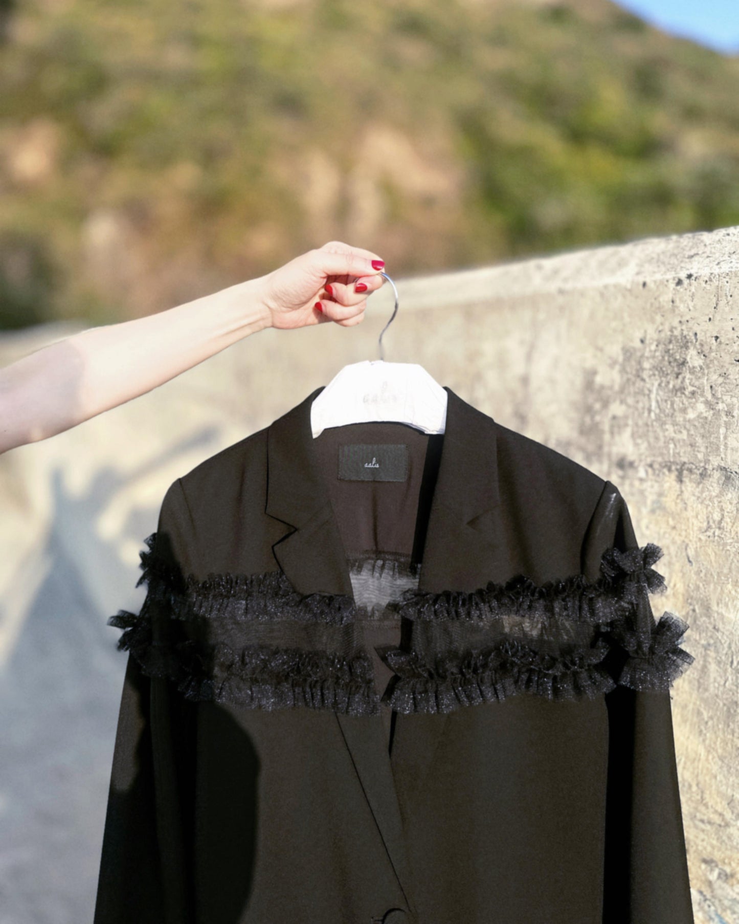 aalis DERA mesh ruffle trim blazer (Black)