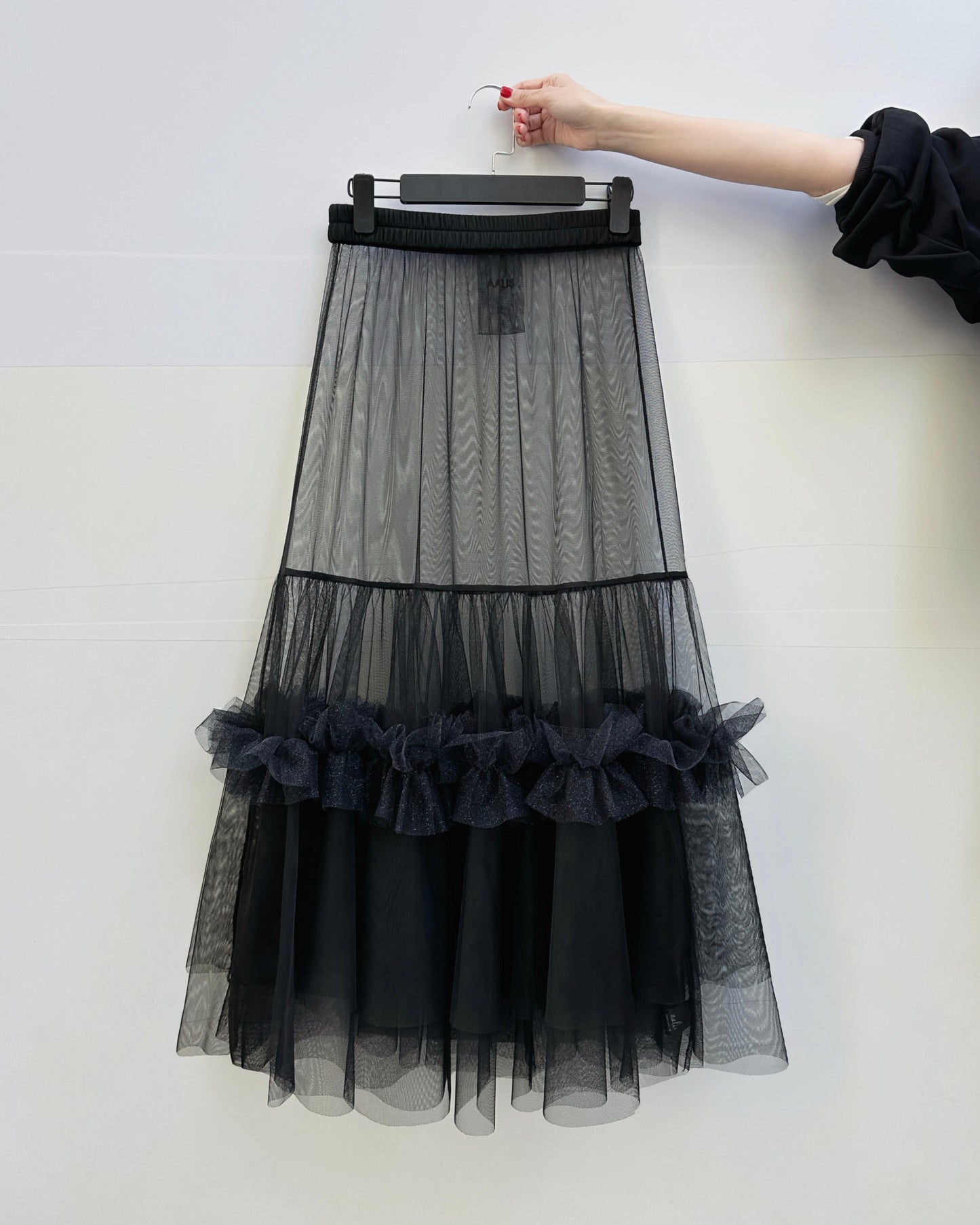 aalis WISTA mesh ruffle detail skirt (Black Silver)