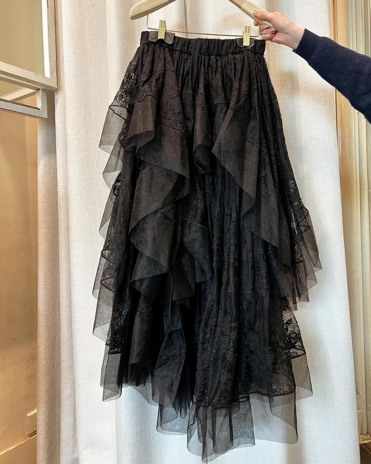 aalis EMBER LACE tiered cascade mesh skirt (Black Lace)