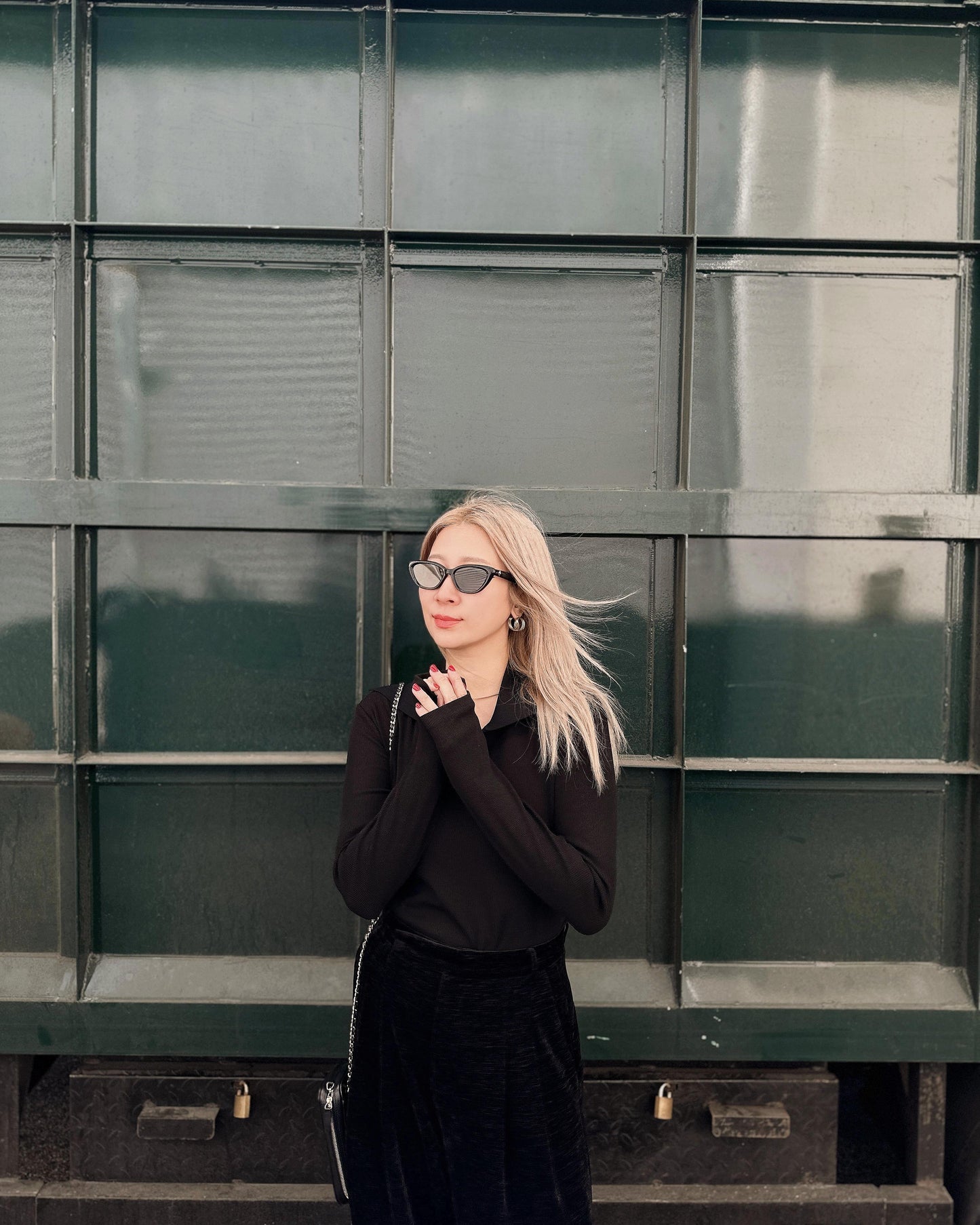 aalis WALTON knit collar v neck ribbed top (Black)