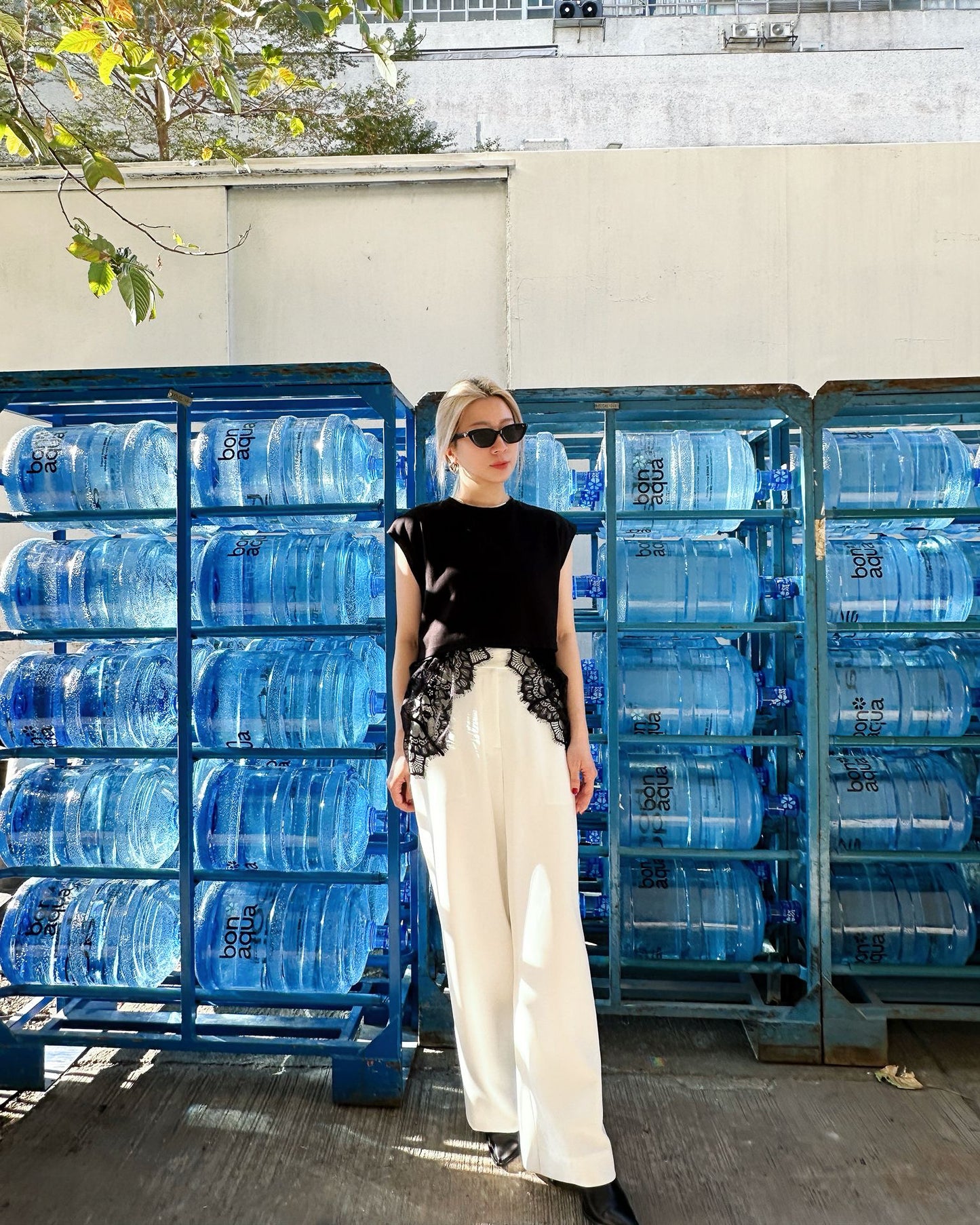 aalis RUTH lace insert cape sleeves top (Black)