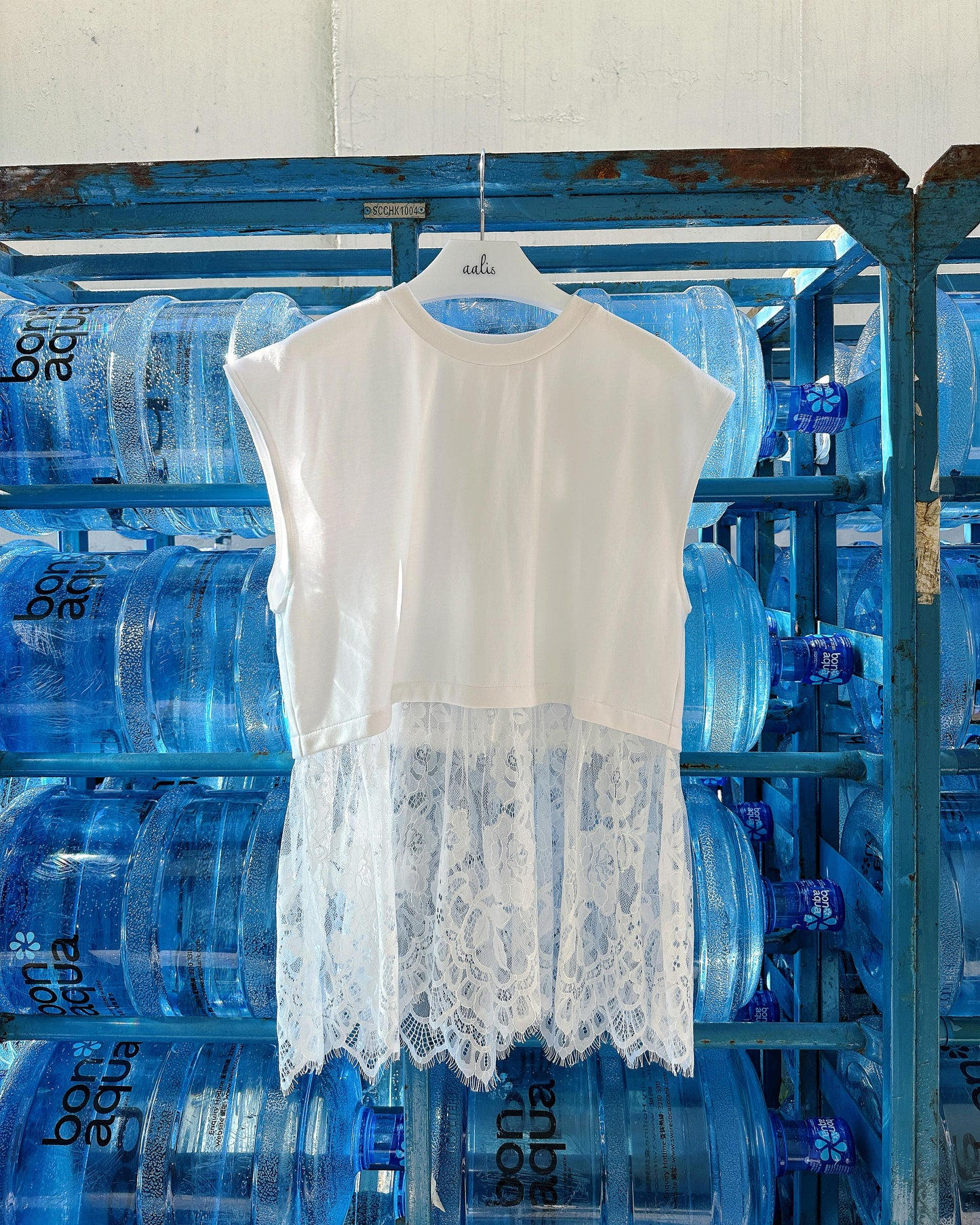 (Pre-order) aalis RUTH lace insert cape sleeves top (White)