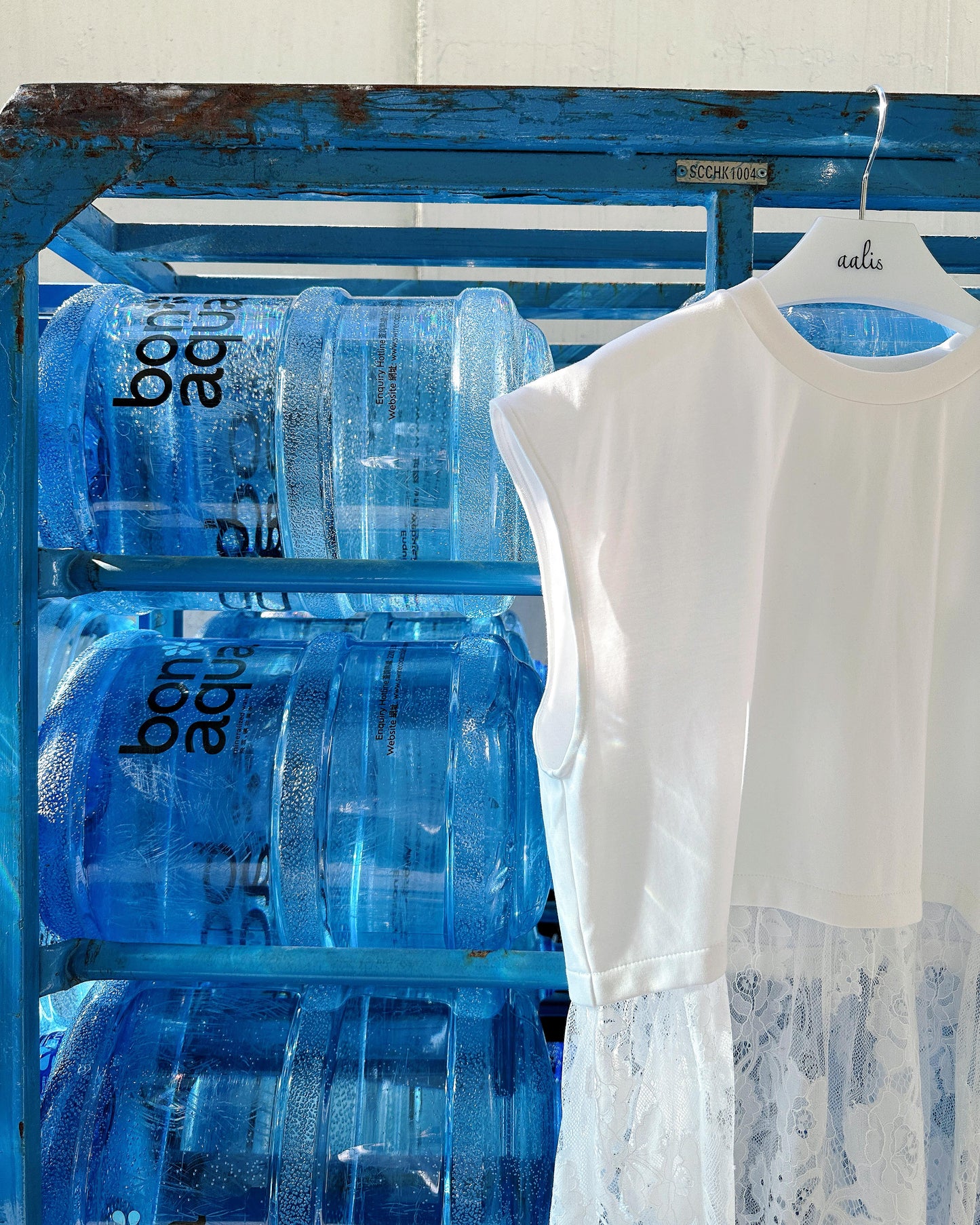 (Pre-order) aalis RUTH lace insert cape sleeves top (White)