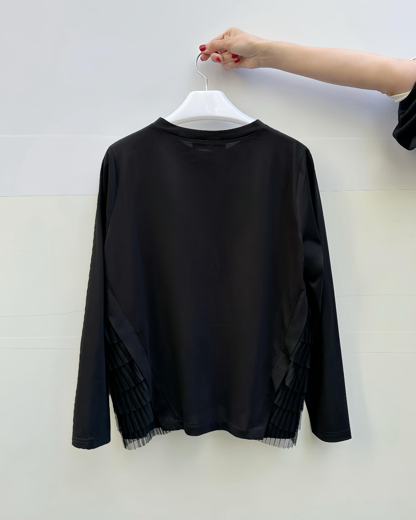 aalis PETRA pleated mesh detail top (Black)