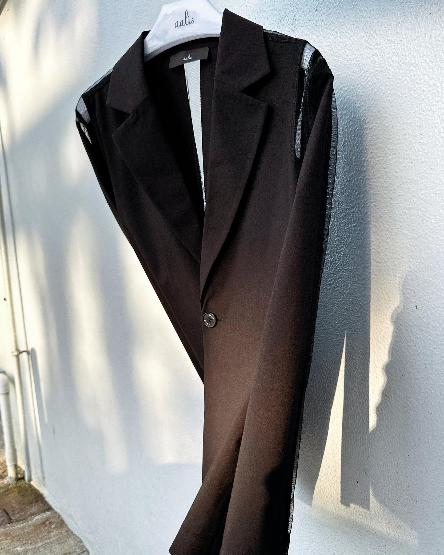 aalis ISOLA mesh cutout blazer (Black)