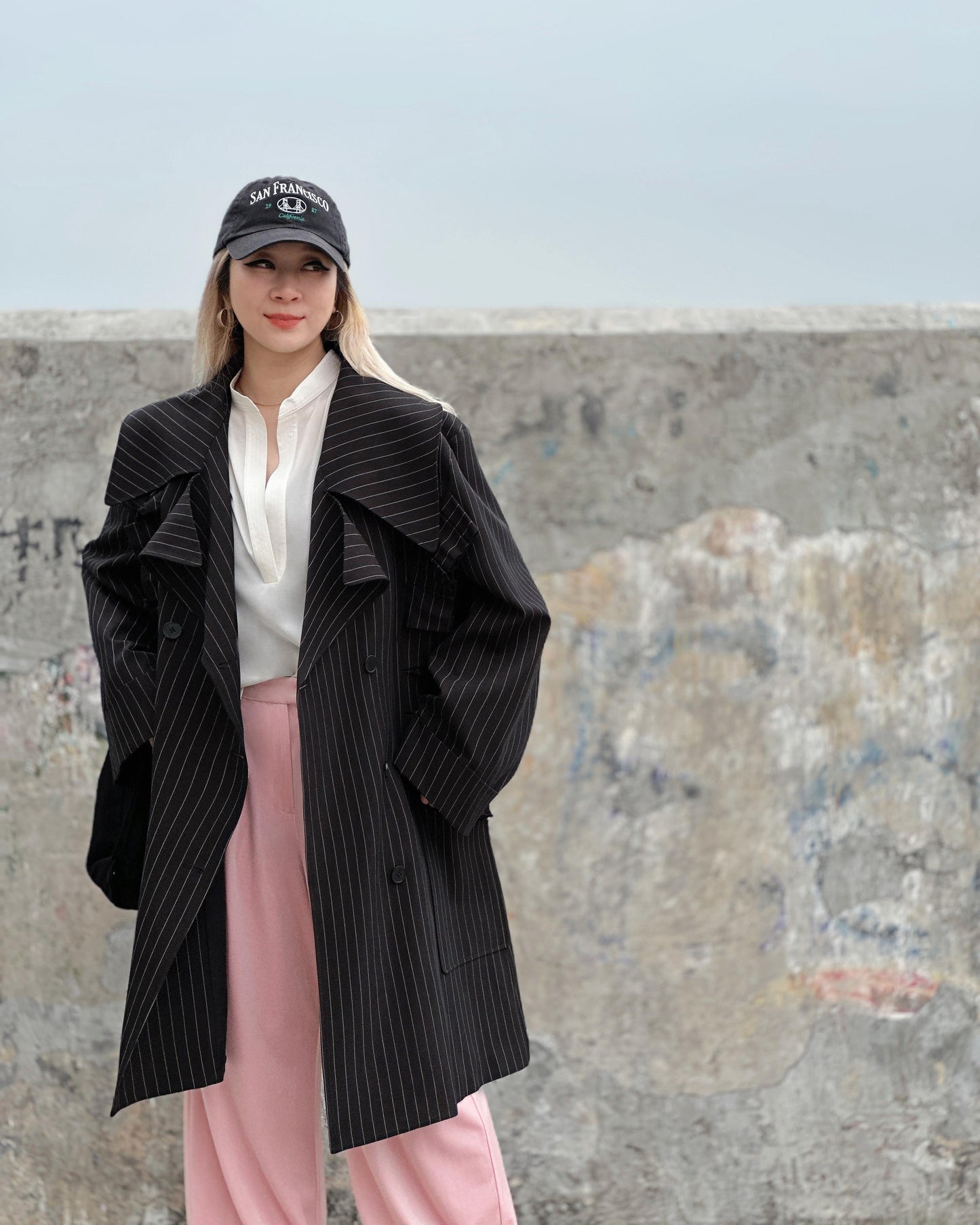 aalis MARS box pleat big collar trench coat (Black)