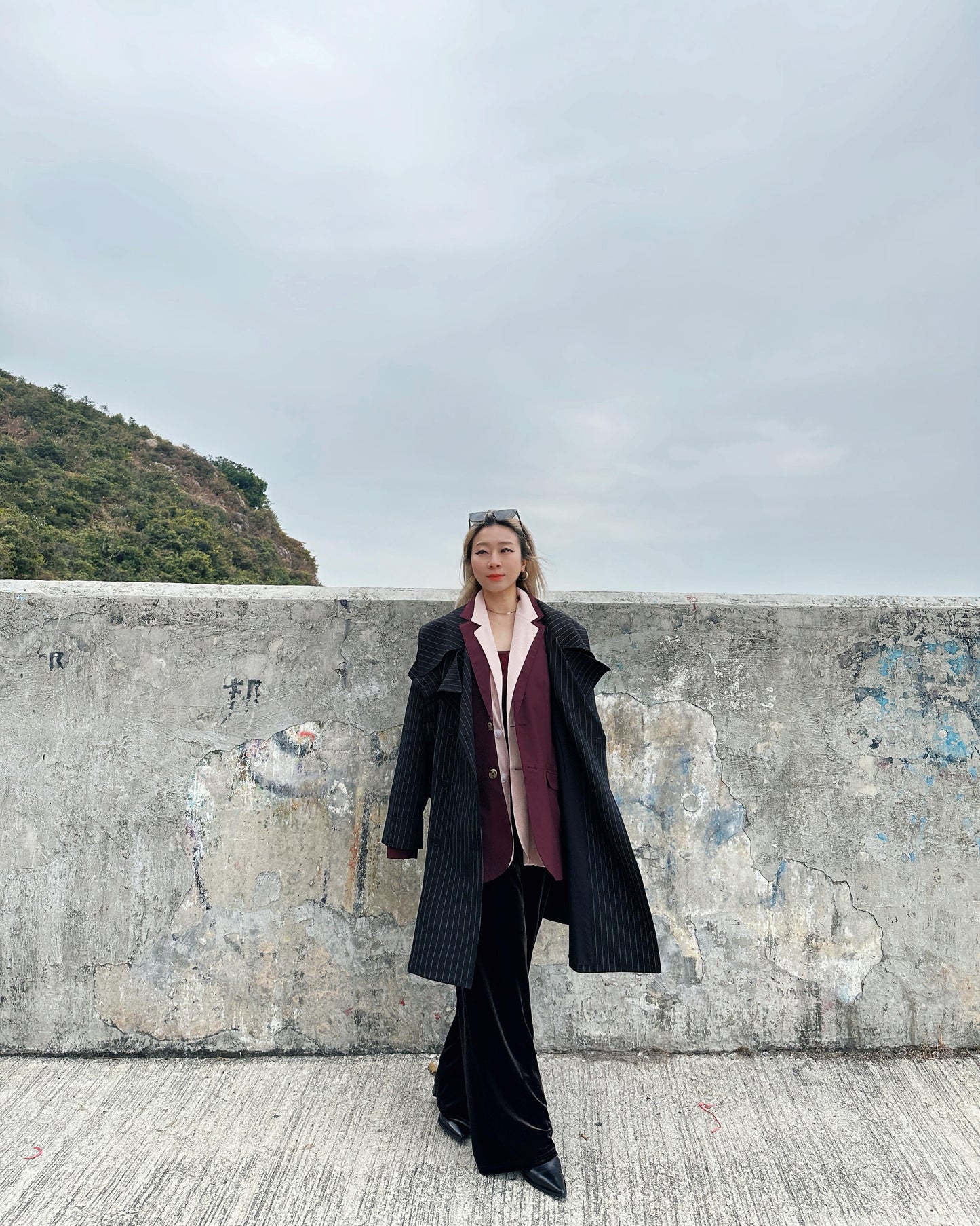 aalis MARS box pleat big collar trench coat (Black)