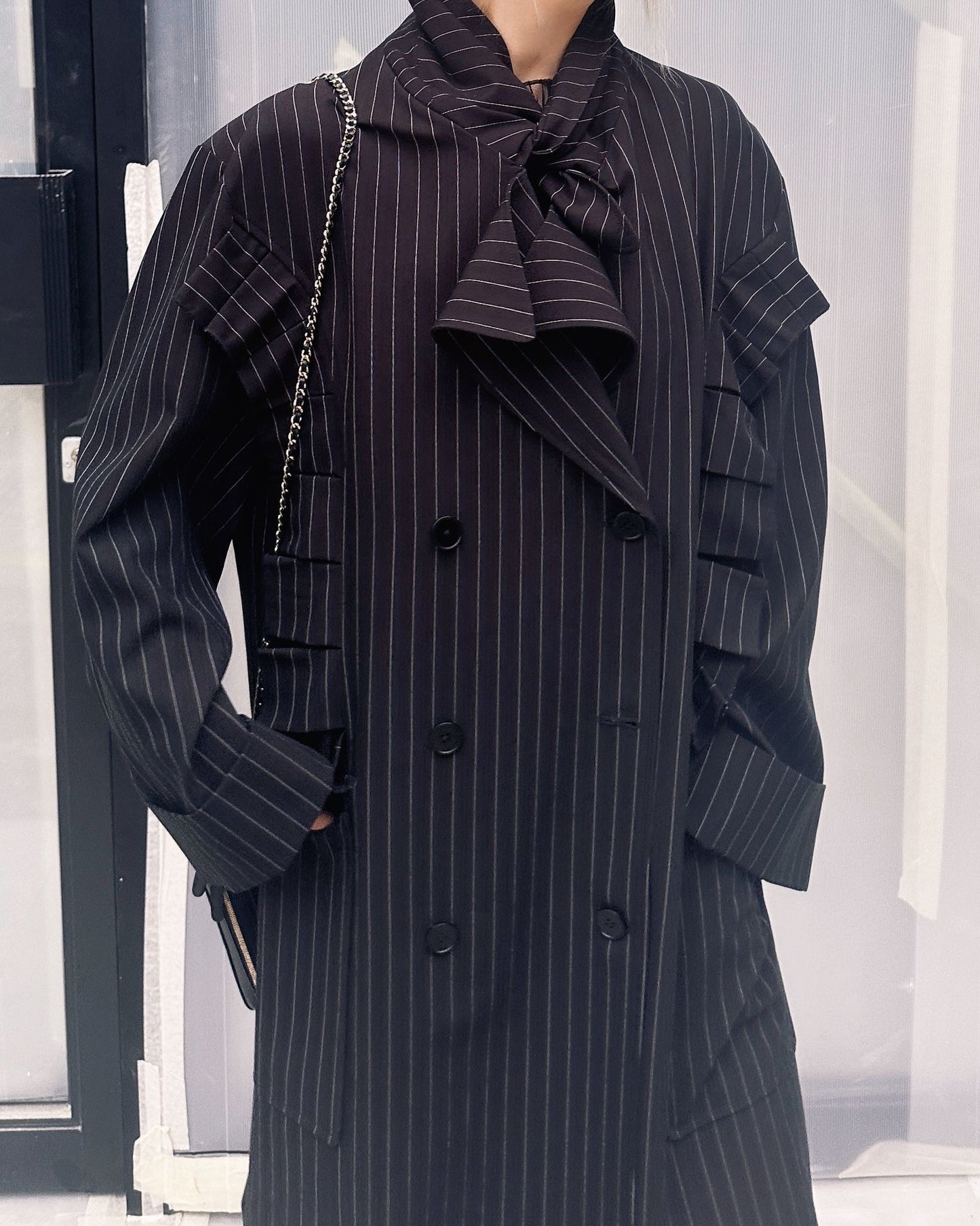 aalis MARS box pleat big collar trench coat (Black)