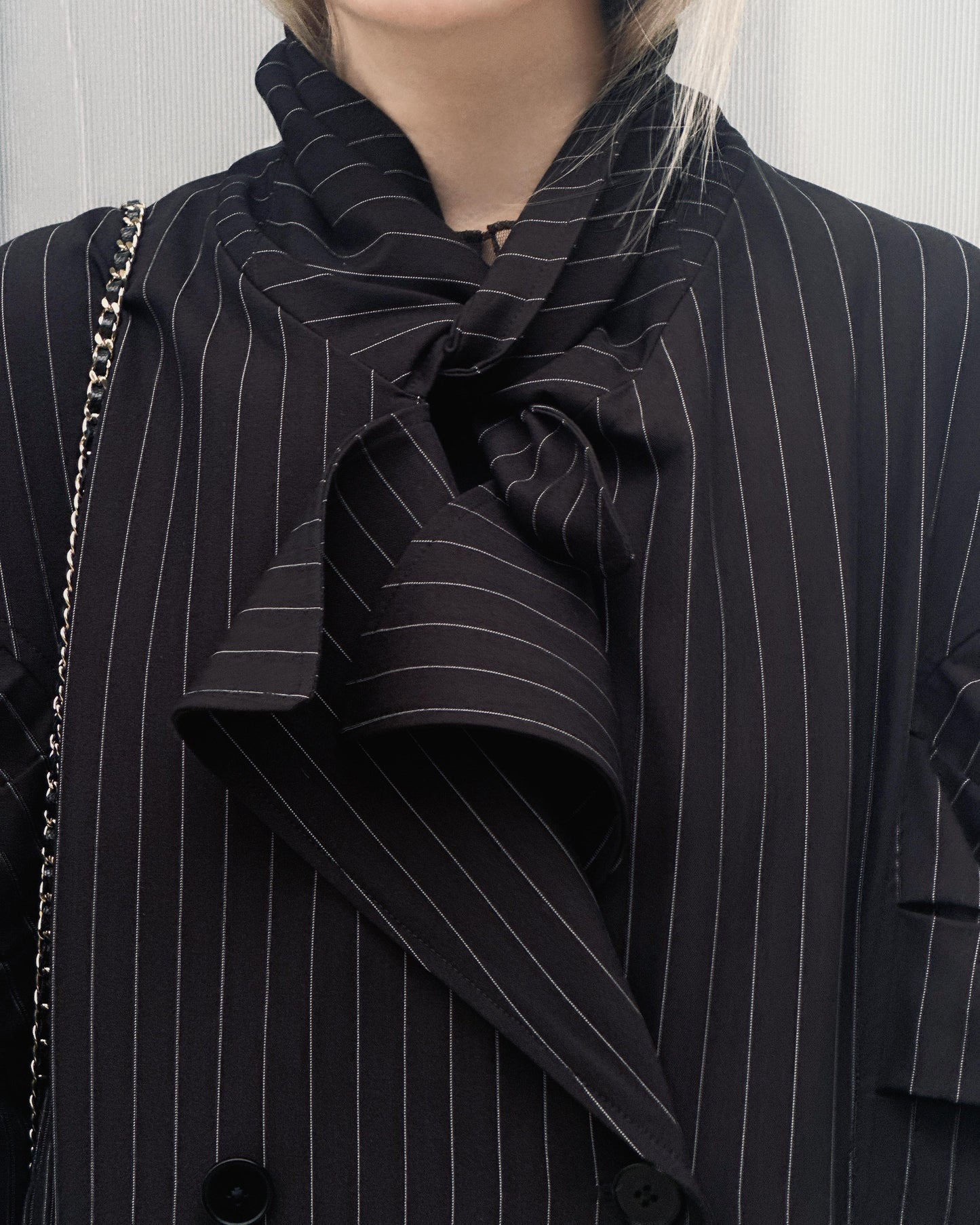 aalis MARS box pleat big collar trench coat (Black)