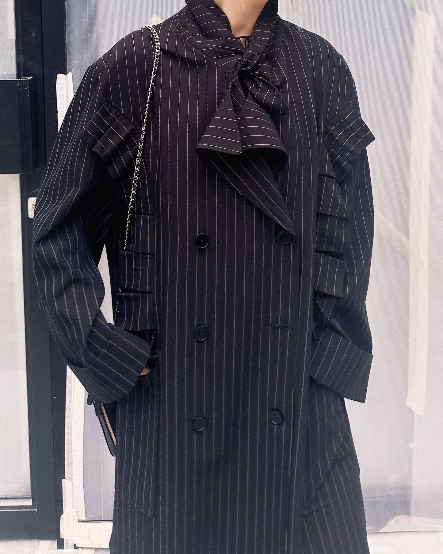 aalis MARS box pleat big collar trench coat (Black)