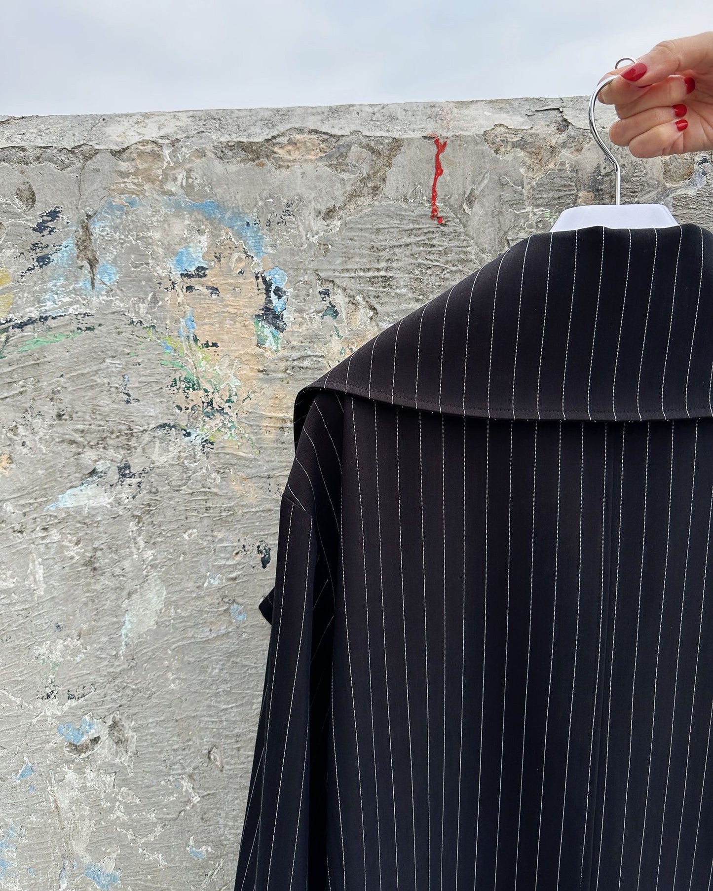 aalis MARS box pleat big collar trench coat (Black)