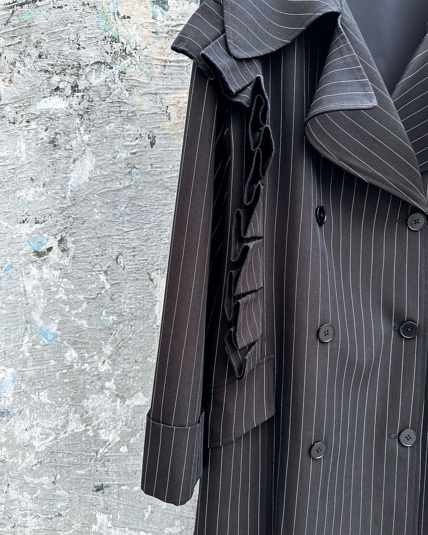 aalis MARS box pleat big collar trench coat (Black)