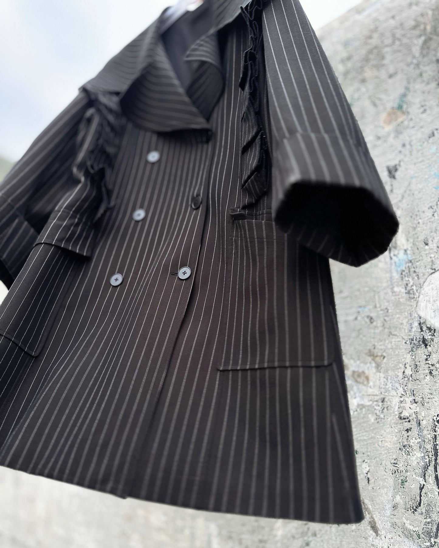 aalis MARS box pleat big collar trench coat (Black)