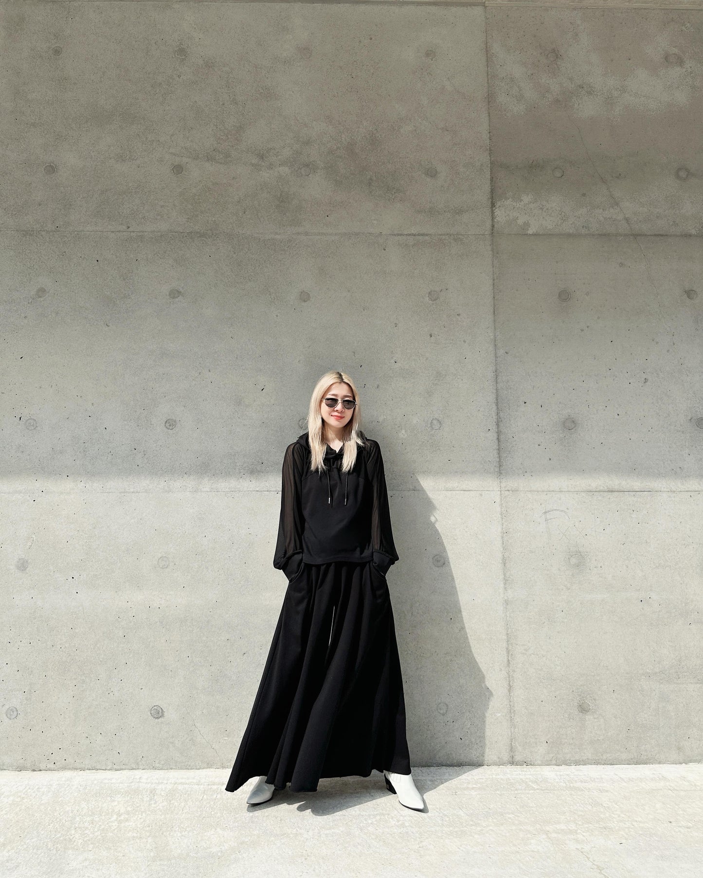 aalis ZINNIA illusion tube top hoodie (Black)