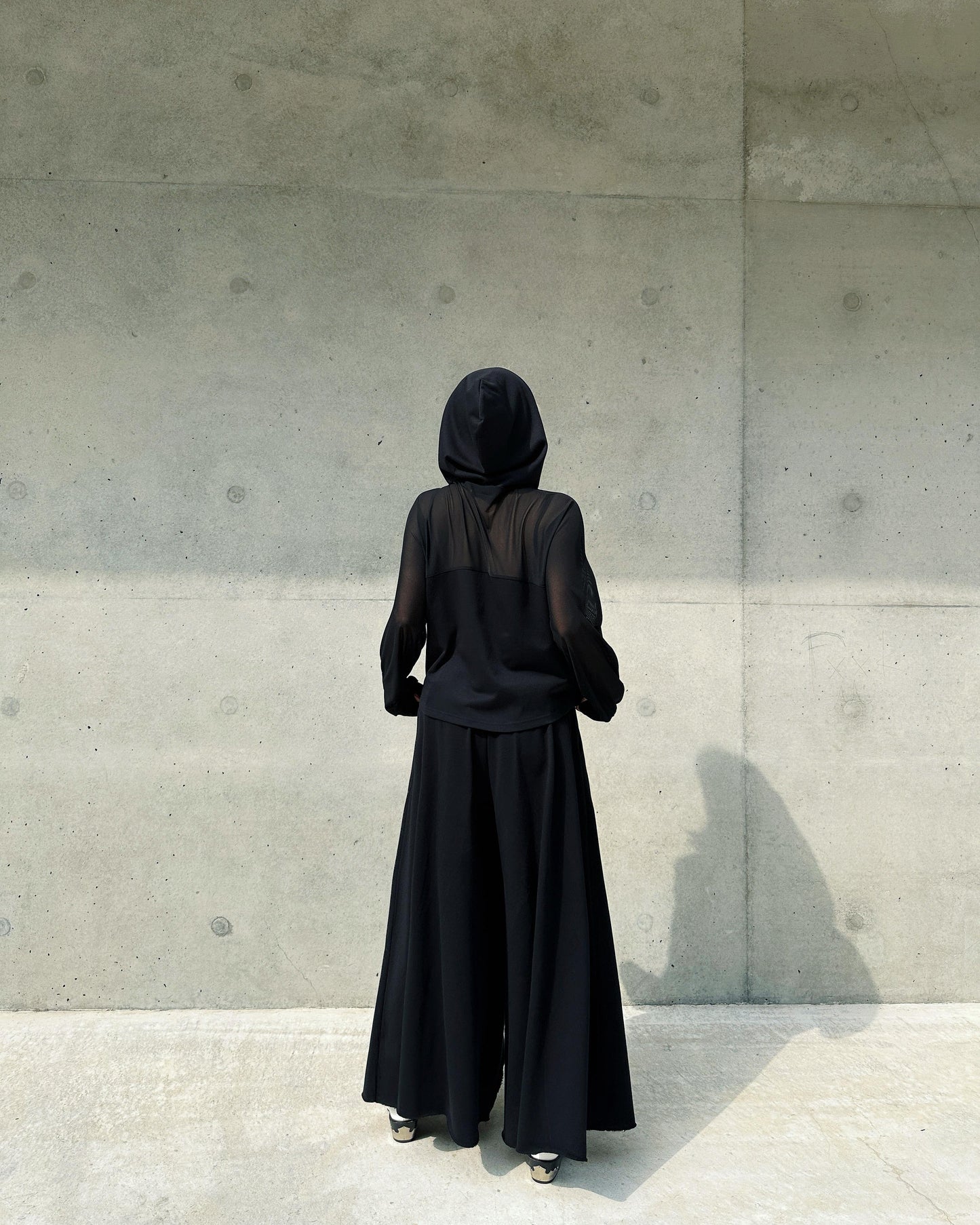 aalis ZINNIA illusion tube top hoodie (Black)