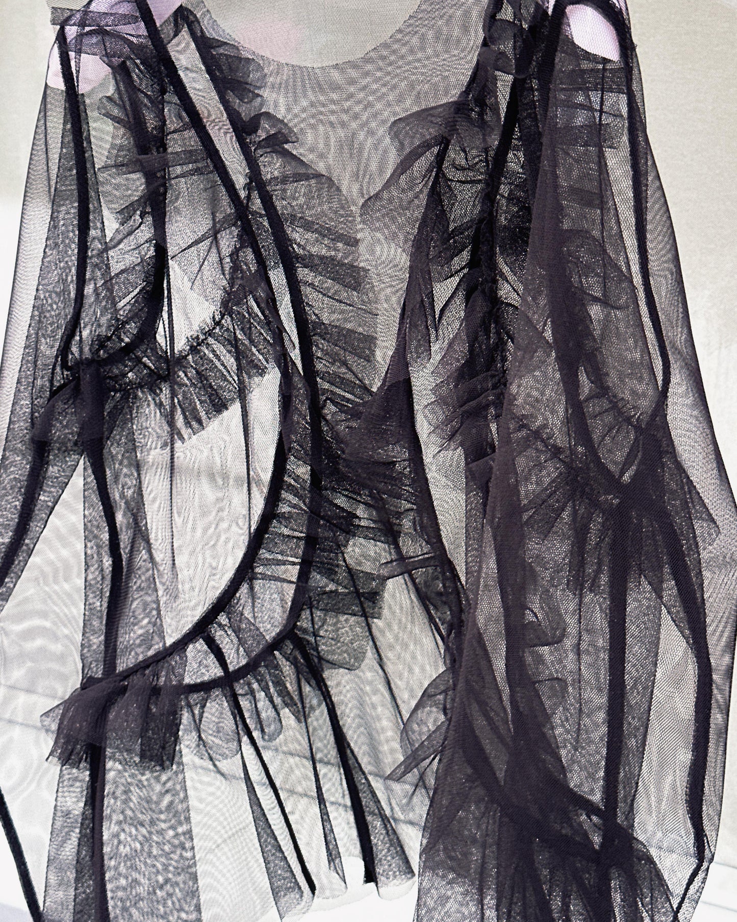 aalis RINNA mesh ruffle top (Black)