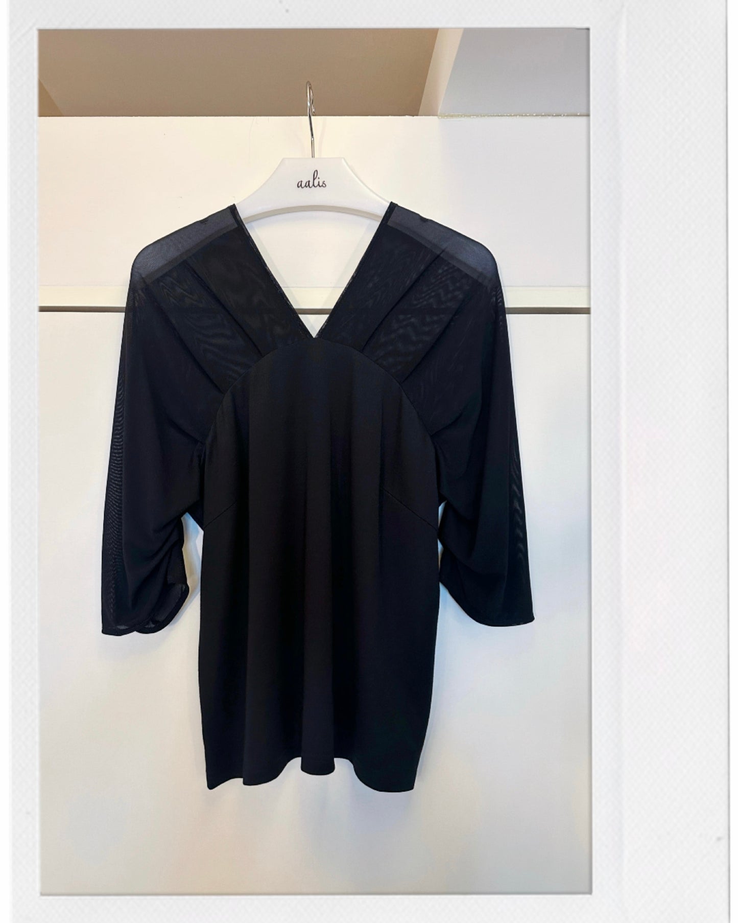aalis NEOMA v neck mesh rushed shoulder top (Black)