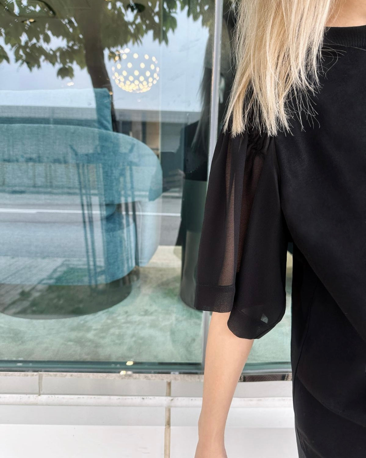 aalis DIRA rushed detail chiffon sleeves Tee (Black)