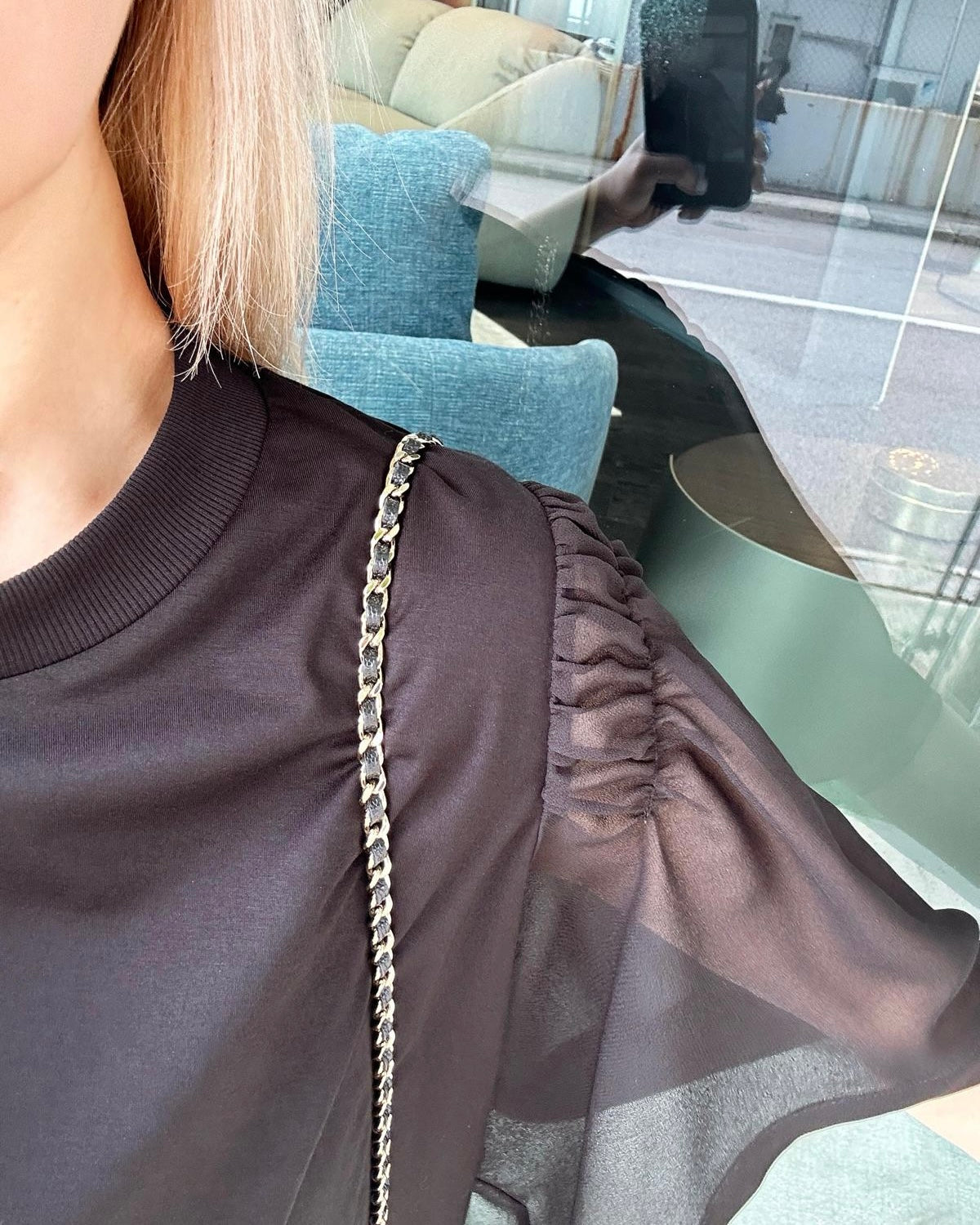 aalis DIRA rushed detail chiffon sleeves Tee (Black)