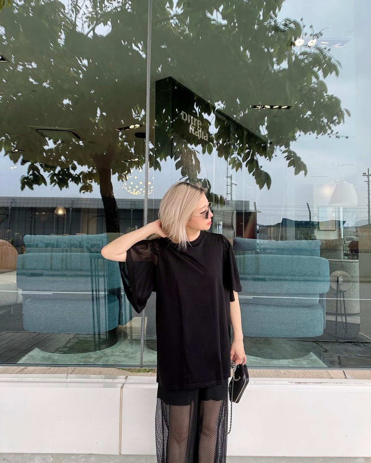 aalis DIRA rushed detail chiffon sleeves Tee (Black)